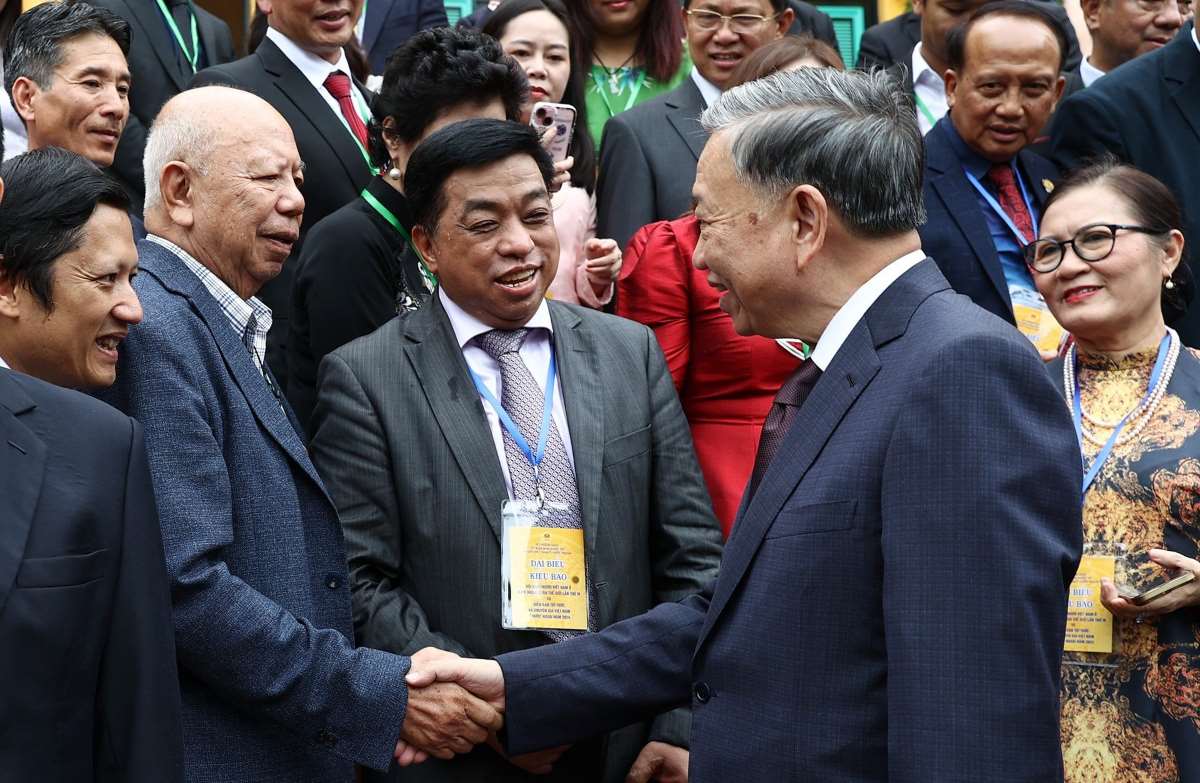 Tổng B&iacute; thư, Chủ tịch nước T&ocirc; L&acirc;m gặp mặt kiều b&agrave;o ti&ecirc;u biểu- Ảnh 1.