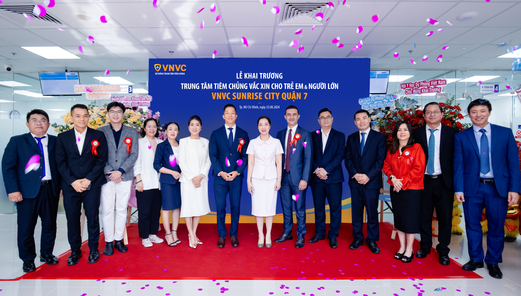 VNVC tăng tốc bao phủ vắc-xin, mở th&ecirc;m trung t&acirc;m ti&ecirc;m chủng chuy&ecirc;n s&acirc;u thứ 192- Ảnh 1.