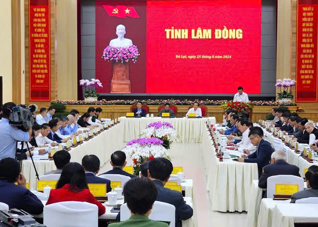 Thủ tướng: L&acirc;m Đồng tập trung huy động nguồn lực, ph&aacute;t triển giao th&ocirc;ng kết nối- Ảnh 2.