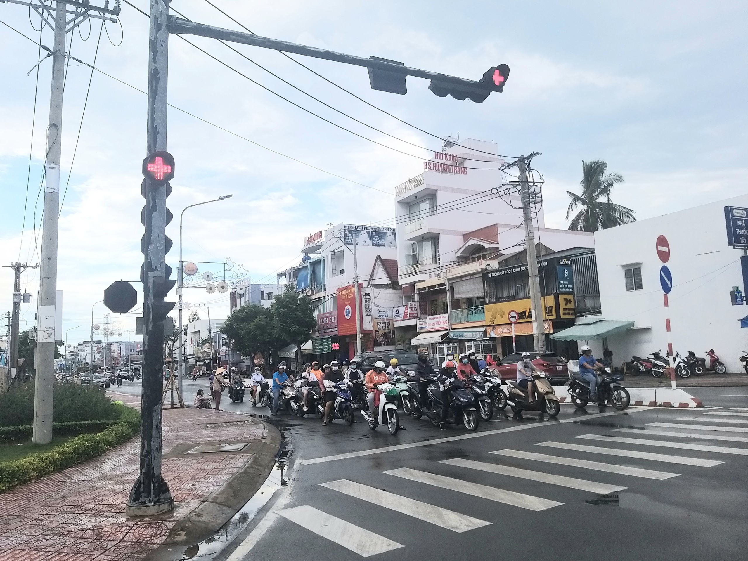 C&oacute; camera phạt nguội, người d&acirc;n Long An &yacute; thức hơn khi tham gia giao th&ocirc;ng- Ảnh 1.
