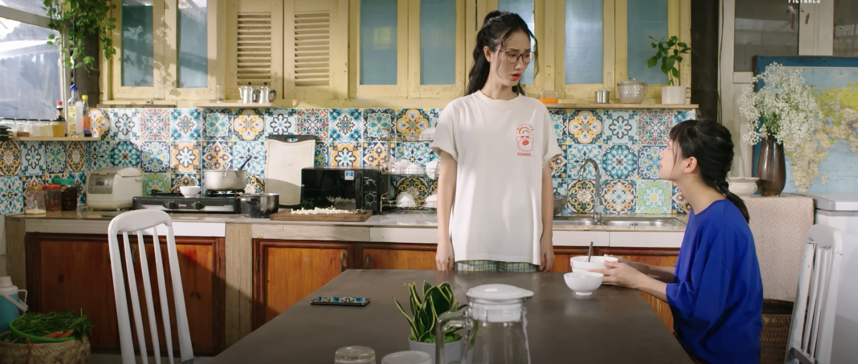 Đi giữa trời rực rỡ tập 19: Như "trộm" tiền đ&oacute;ng học của Pu?- Ảnh 1.