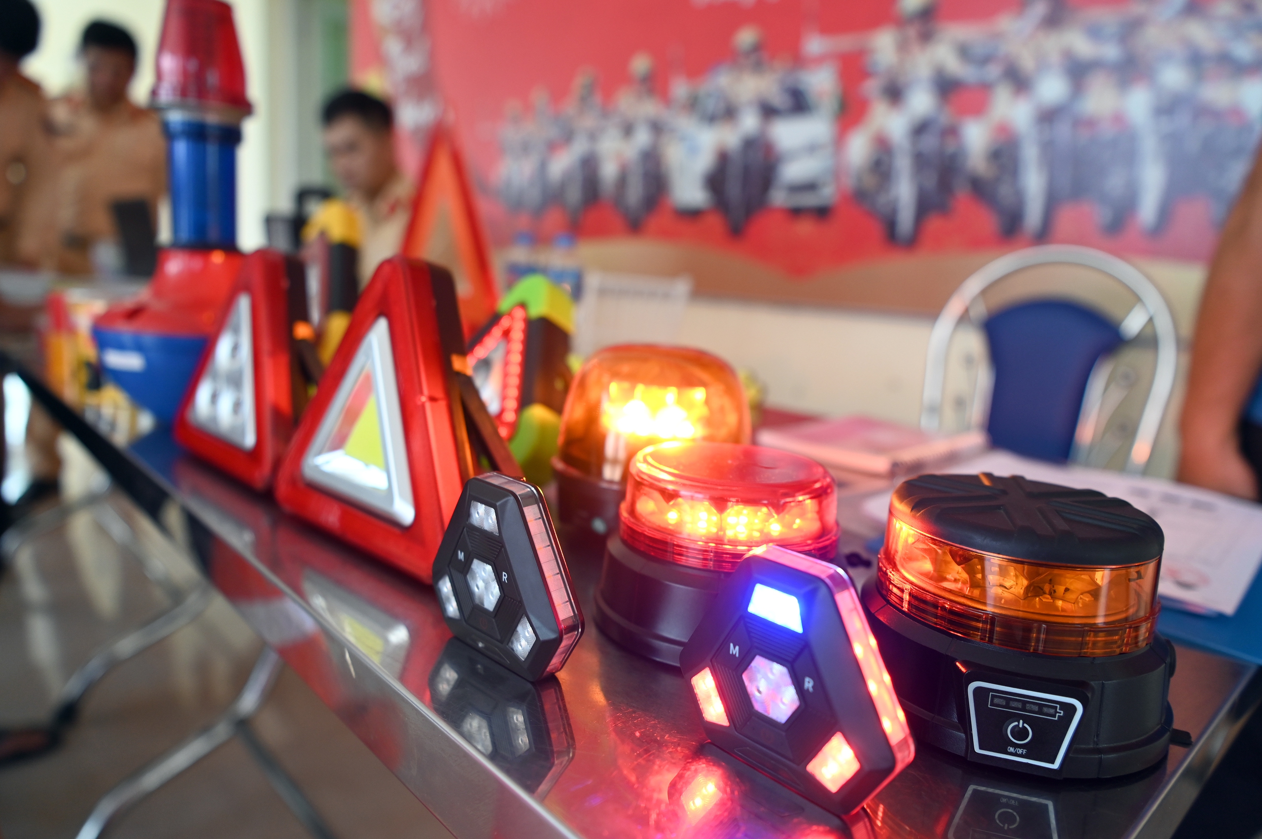 H&agrave;ng trăm t&agrave;i xế k&yacute; cam kết "5 kh&ocirc;ng" với CSGT trước dịp nghỉ lễ 2/9- Ảnh 8.