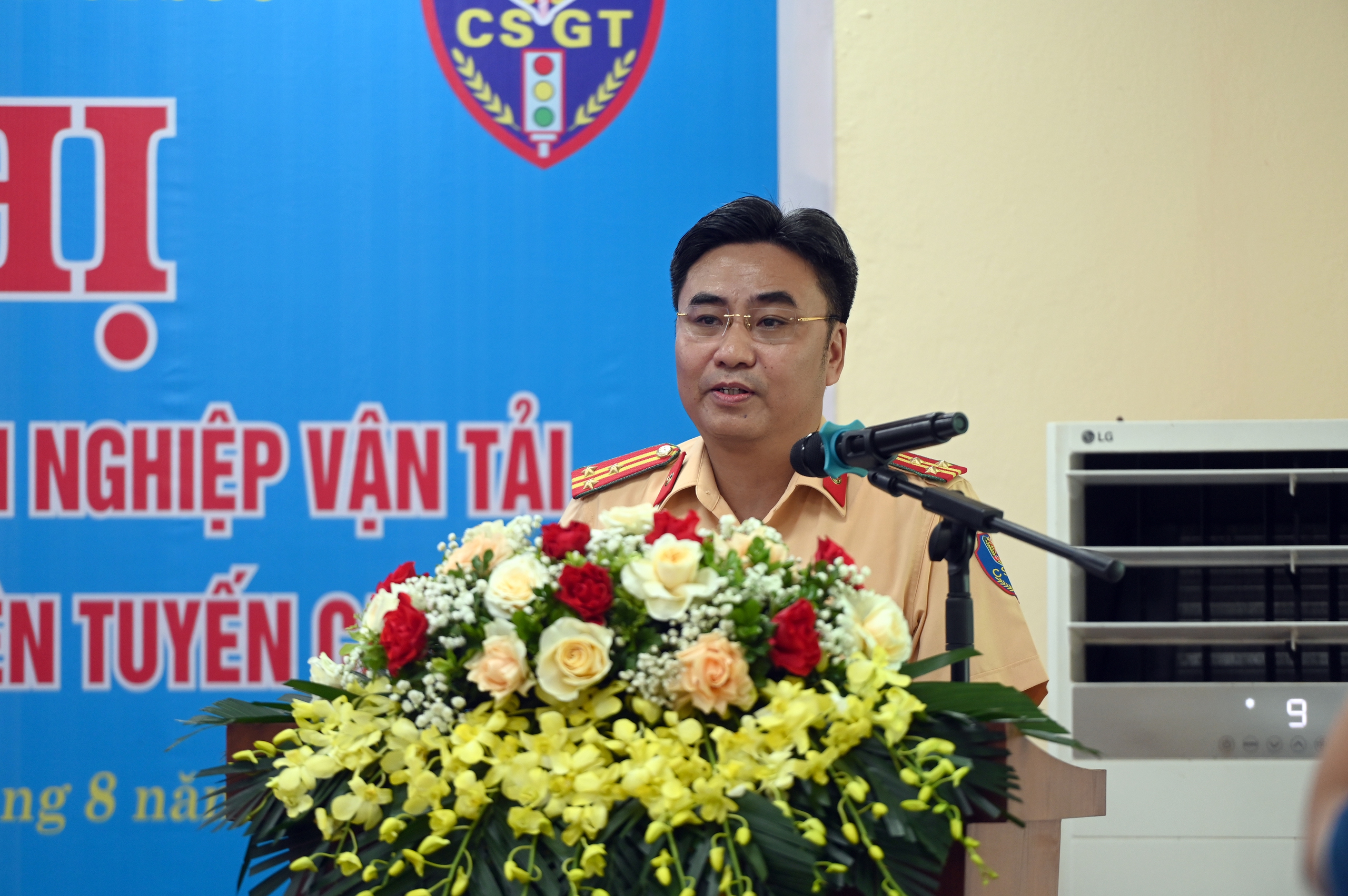 H&agrave;ng trăm t&agrave;i xế k&yacute; cam kết "5 kh&ocirc;ng" với CSGT trước dịp nghỉ lễ 2/9- Ảnh 2.