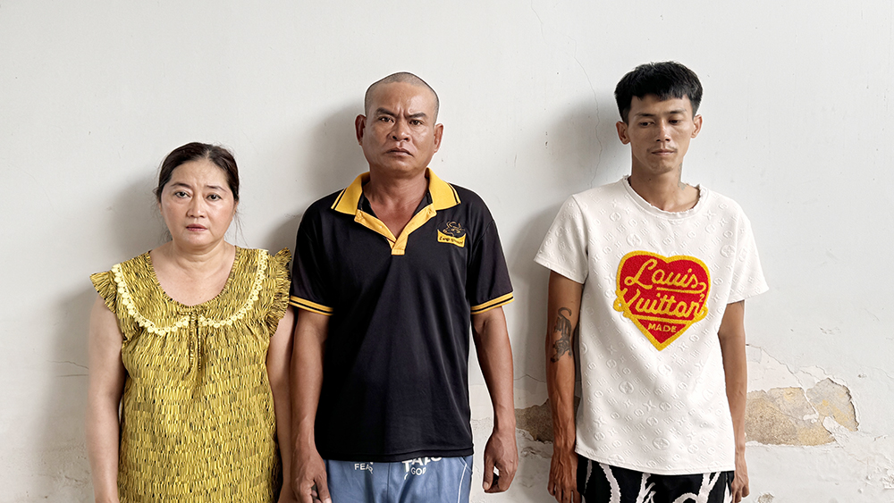 Triệt ph&aacute; đường d&acirc;y đưa người xuất, nhập cảnh tr&aacute;i ph&eacute;p ở An Giang- Ảnh 1.
