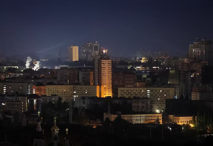 Nga ồ ạt tấn c&ocirc;ng Ukraine, nhiều tiếng nổ vang trời ở thủ đ&ocirc; Kiev- Ảnh 1.