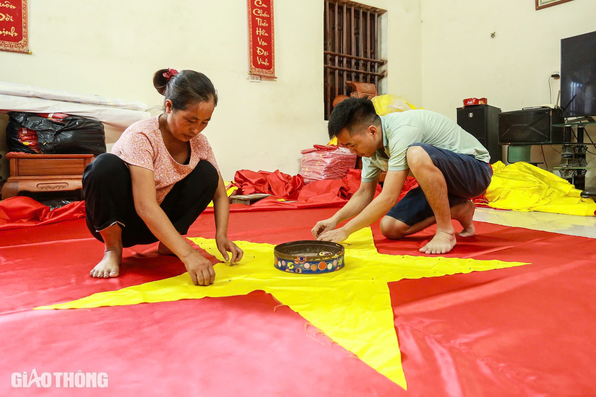 L&agrave;ng may cờ Tổ quốc lớn nhất H&agrave; Nội tất bật chuẩn bị h&agrave;ng dịp Quốc kh&aacute;nh 2/9- Ảnh 4.