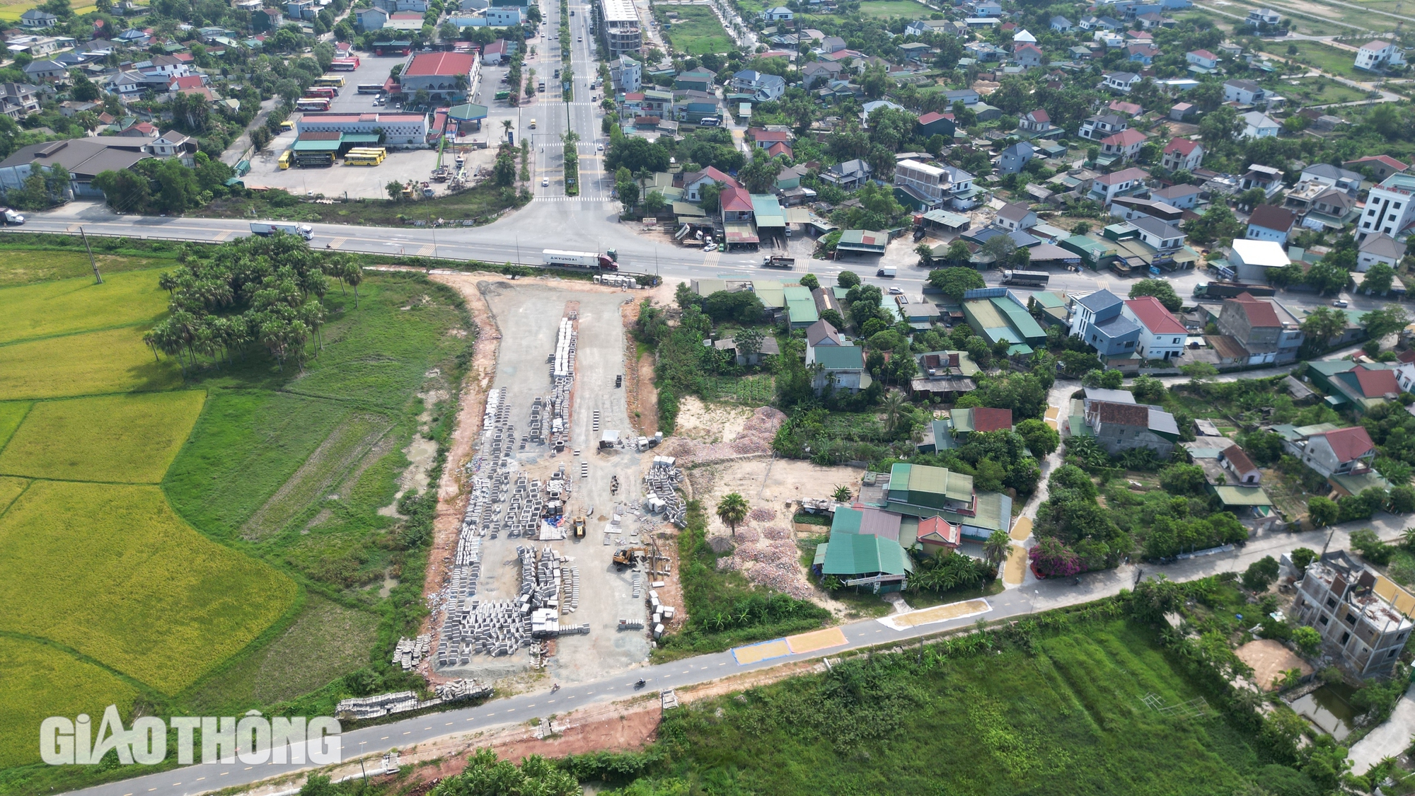 Đường hơn 570 tỷ ở Hà Tĩnh khó về đích đúng hẹn vì chậm tái định cư- Ảnh 2. Đường hơn 570 tỷ ở Hà Tĩnh khó về đích đúng hẹn vì chậm tái định cư- Ảnh 2.