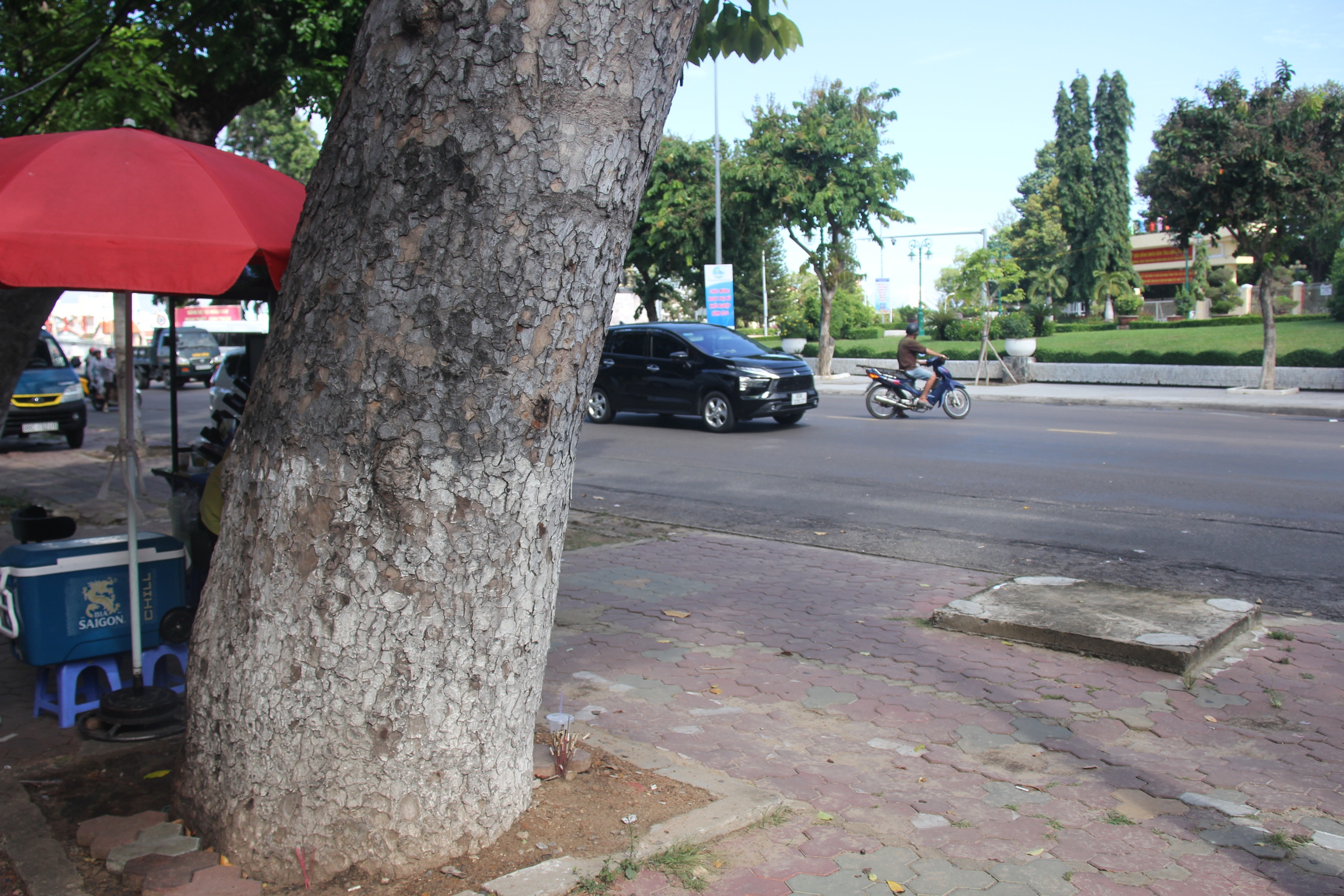 Sửa chữa nhiều đường tỉnh xuống cấp, g&acirc;y mất ATGT ở B&igrave;nh Thuận- Ảnh 2.