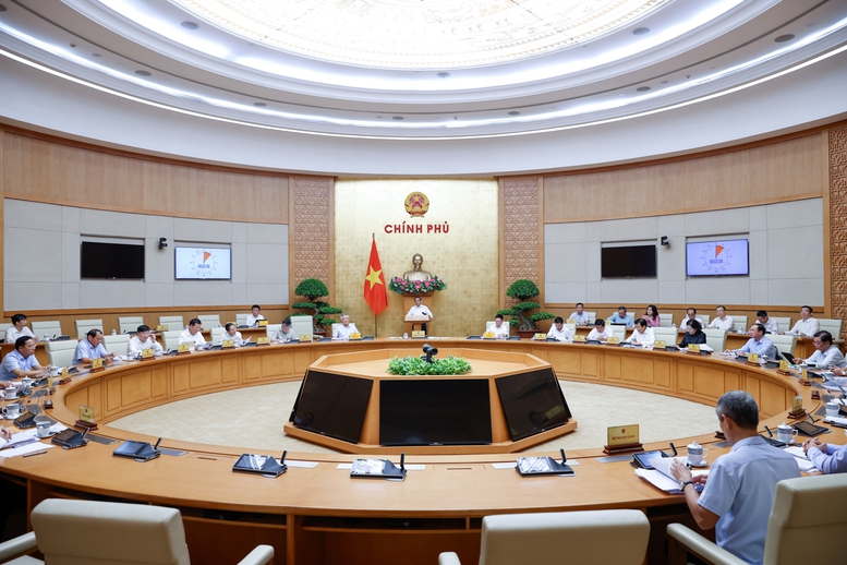 Thủ tướng: Cơ chế, ch&iacute;nh s&aacute;ch th&ocirc;ng tho&aacute;ng nhưng phải kiểm so&aacute;t được- Ảnh 2.