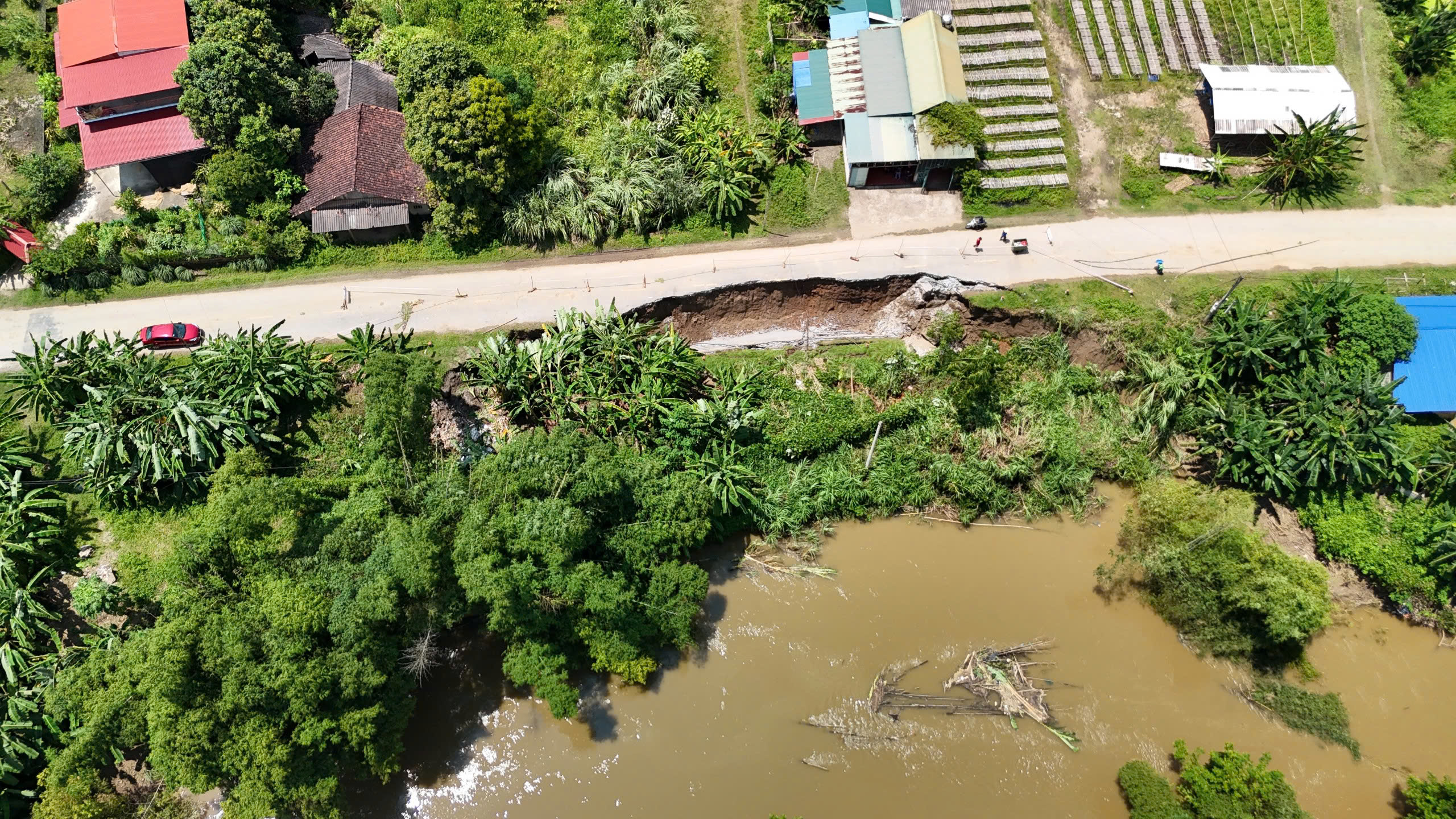 Mưa lũ g&acirc;y sạt lở, chia cắt QL279 qua Bắc Kạn- Ảnh 5.