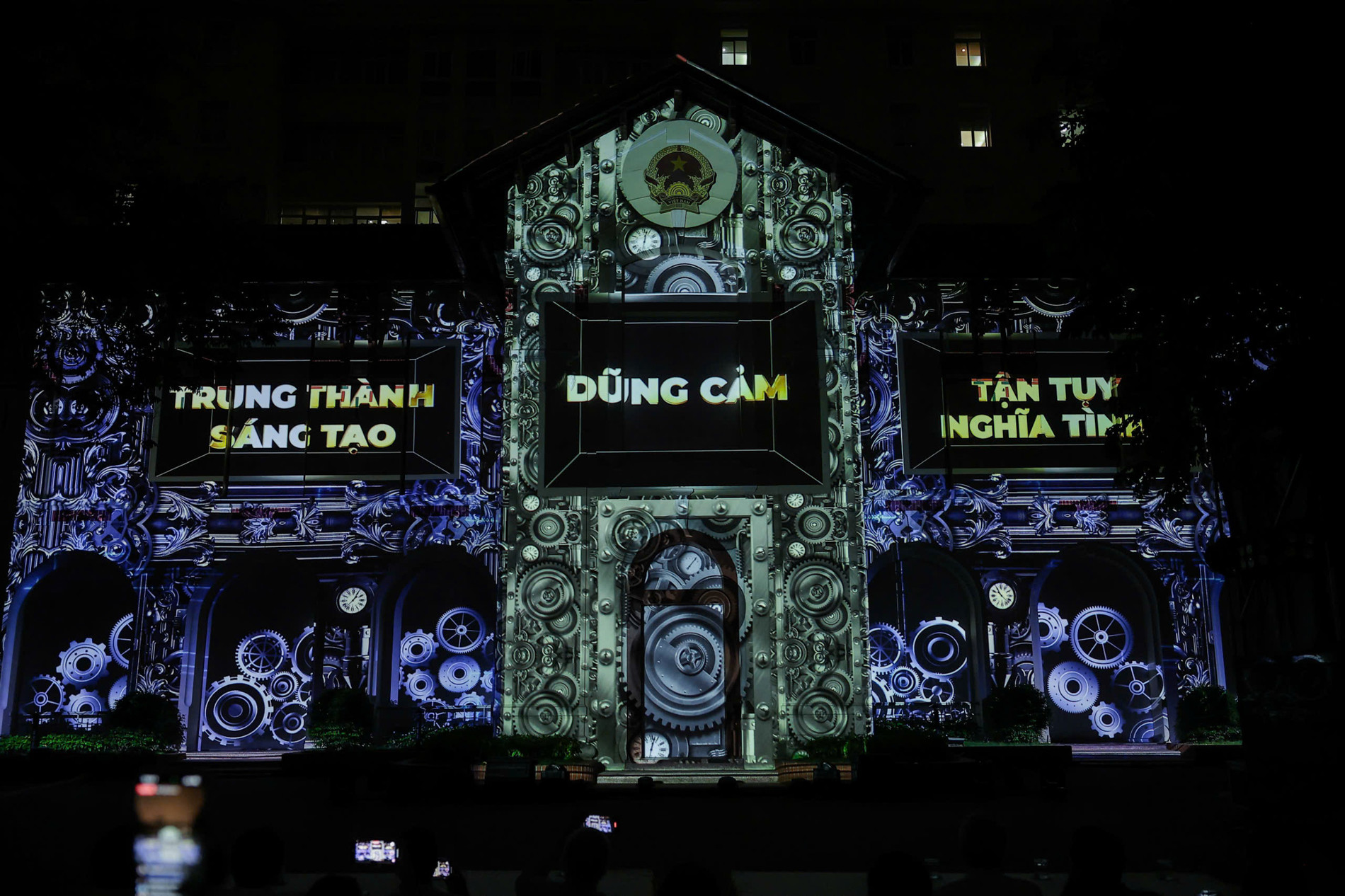 Tr&igrave;nh chiếu 3D mapping ho&agrave;nh tr&aacute;ng tại t&ograve;a nh&agrave; cổ hơn 100 tuổi- Ảnh 5.