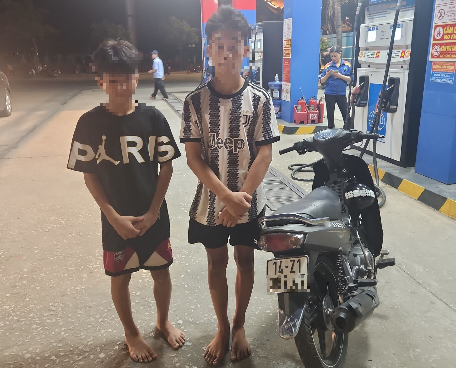 CSGT Quảng Ninh đón lõng, chặn bắt thanh, thiếu niên vi phạm giao thông- Ảnh 3. CSGT Quảng Ninh đón lõng, chặn bắt thanh, thiếu niên vi phạm giao thông- Ảnh 3.