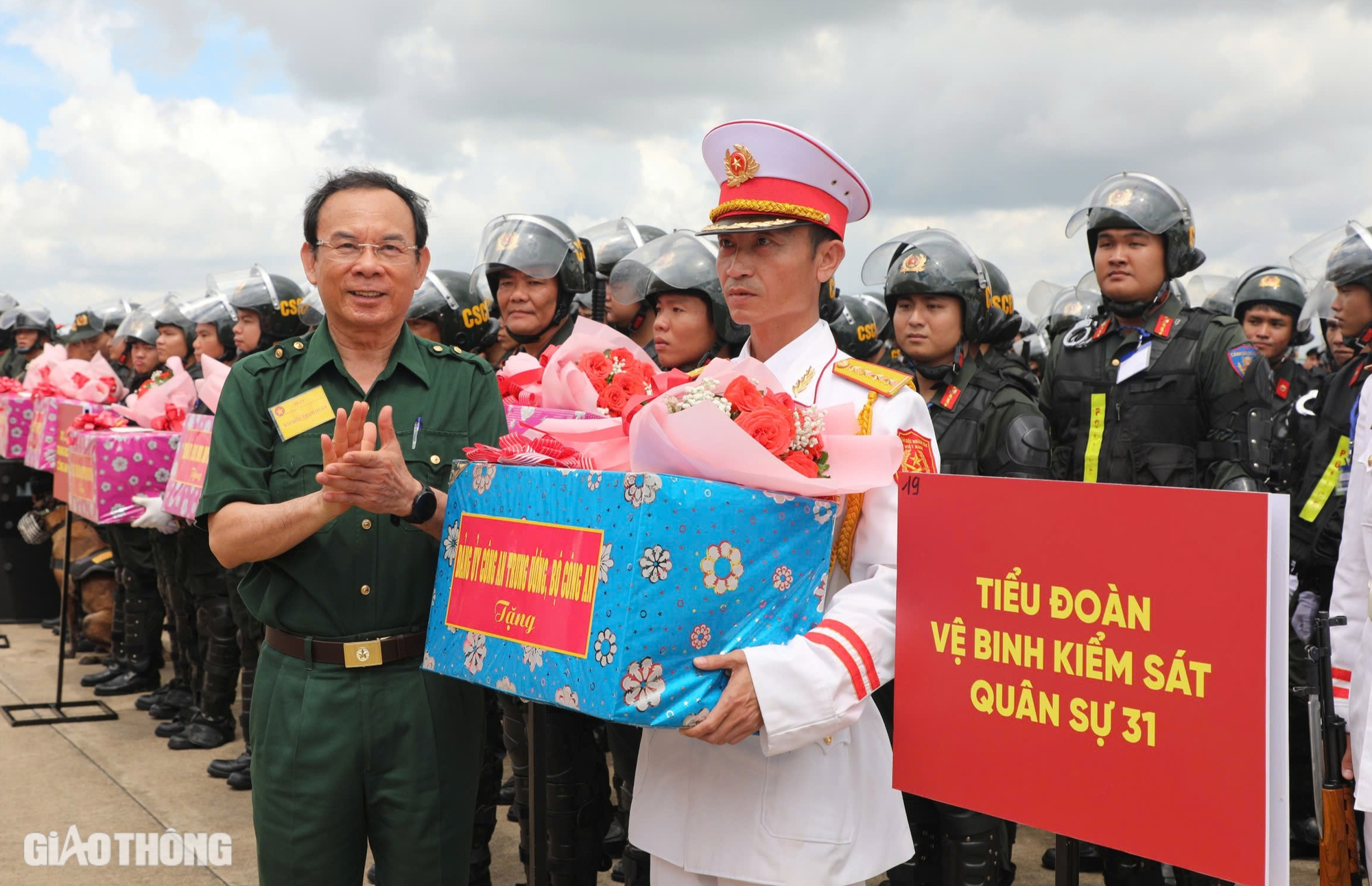 Diễn tập chống khủng bố tại s&acirc;n bay T&acirc;n Sơn Nhất- Ảnh 3.