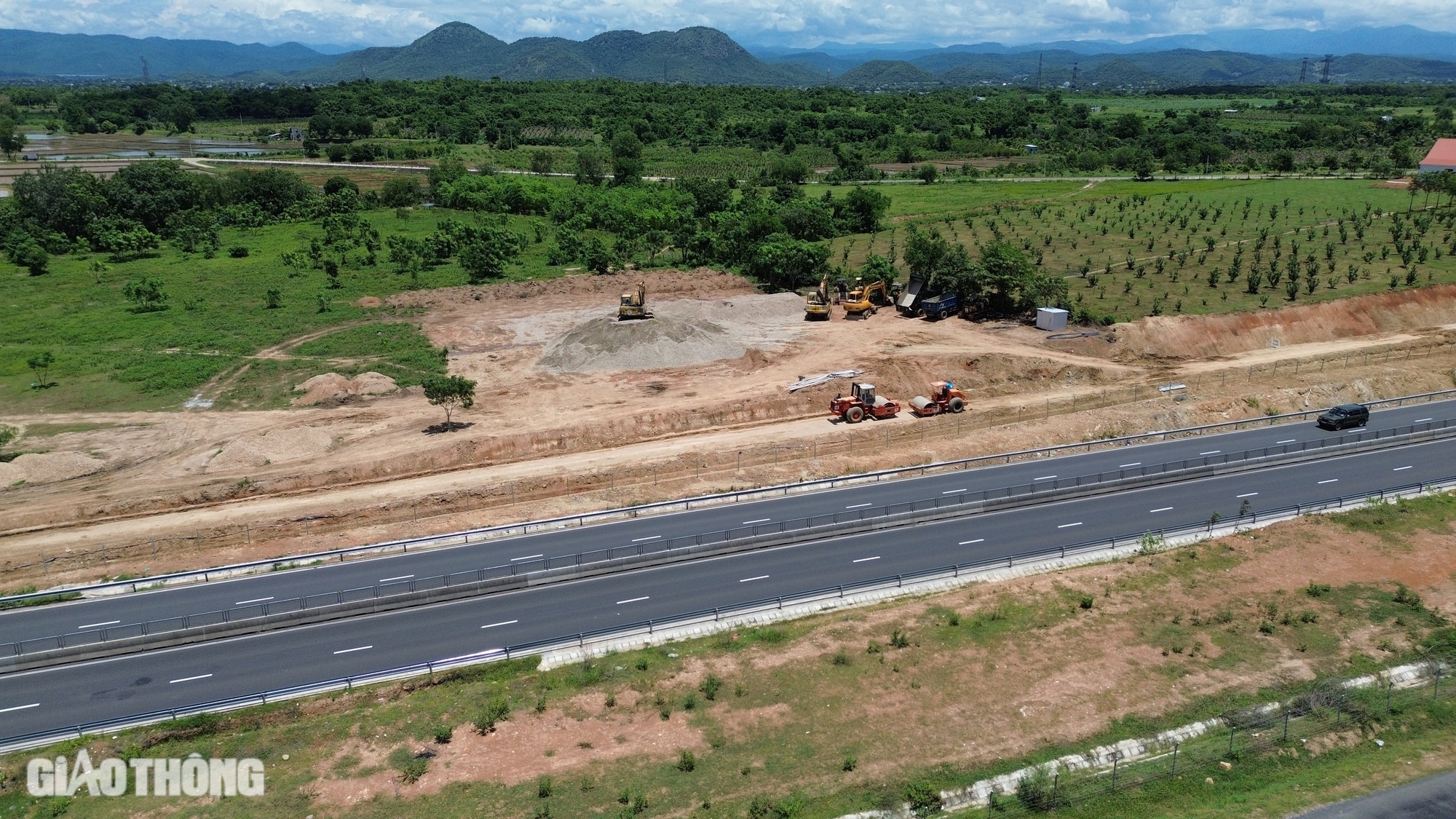 Trạm dừng nghỉ cao tốc Vĩnh Hảo - Phan Thiết sẽ xong trước Tết, c&oacute; trụ sạc xe điện- Ảnh 2.