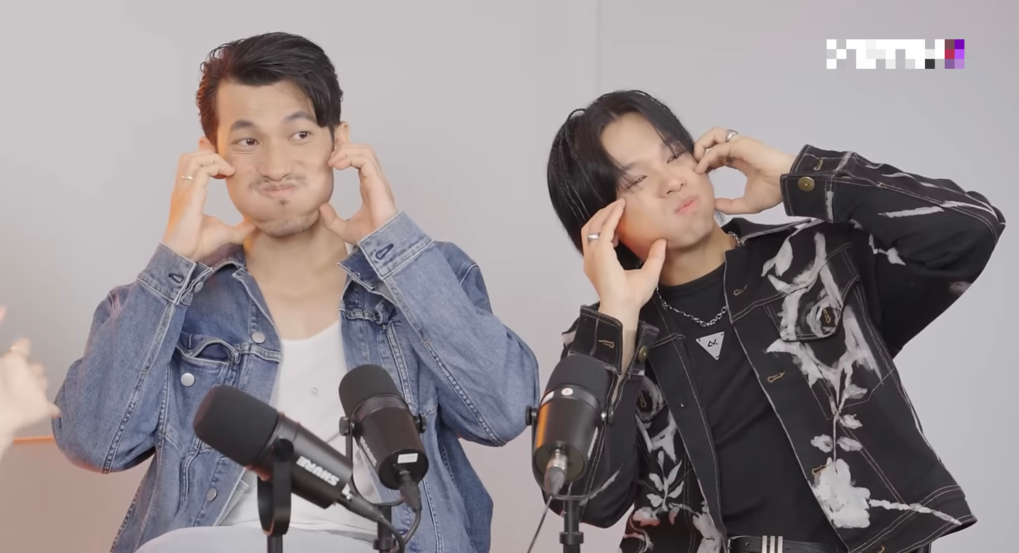 Khoảnh khắc đáng yêu của 2 anh tài :Li&ecirc;n Bỉnh Ph&aacute;t v&agrave; Trọng Hiếu.