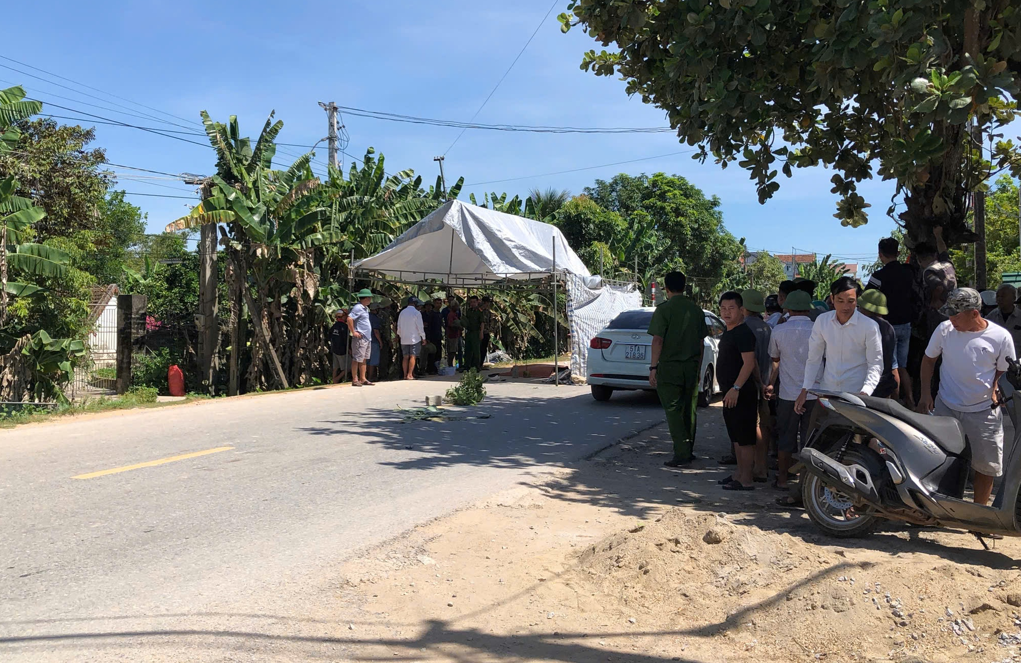 Xe tải va chạm với xe m&aacute;y điện, cụ &ocirc;ng tử vong- Ảnh 2.