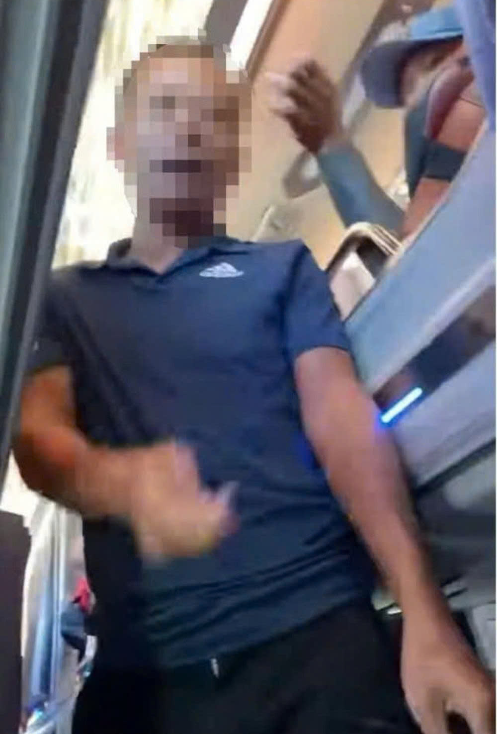 Triệu tập nh&acirc;n vi&ecirc;n nh&agrave; xe ở Th&aacute;i B&igrave;nh dọa đ&aacute;nh nữ h&agrave;nh kh&aacute;ch- Ảnh 1.