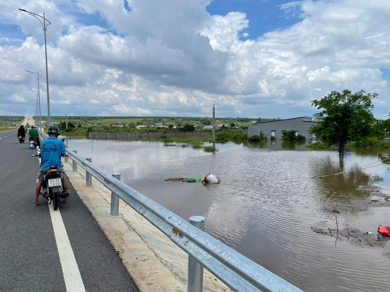 Vụ ngập nặng ở B&igrave;nh Thuận: Chủ đầu tư khẳng định kh&ocirc;ng phải do đường ven biển- Ảnh 2.
