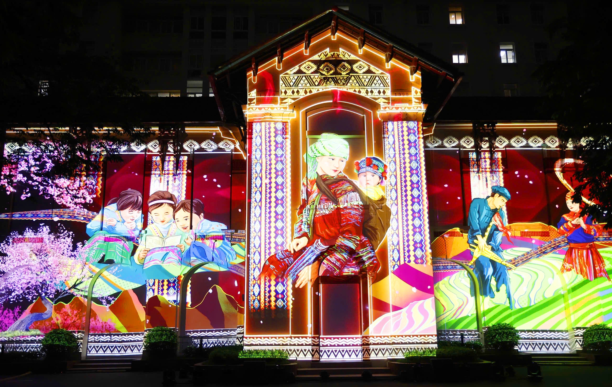 Tr&igrave;nh chiếu 3D mapping ho&agrave;nh tr&aacute;ng tại t&ograve;a nh&agrave; cổ hơn 100 tuổi- Ảnh 6.