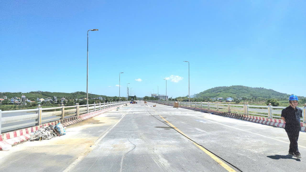 Từ tháng 9, các phương tiện được lưu thông qua cầu Trà Khúc 2- Ảnh 14. Từ tháng 9, các phương tiện được lưu thông qua cầu Trà Khúc 2- Ảnh 14.