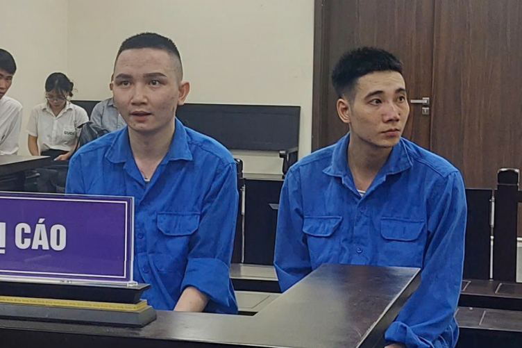 Băng cướp xịt thuốc m&ecirc; lấy đi h&agrave;ng ngh&igrave;n USD lĩnh &aacute;n- Ảnh 1.