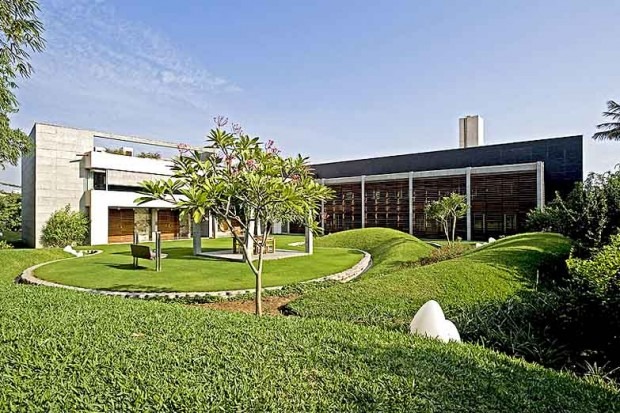 Tỷ ph&uacute; đưa 4.500 nh&acirc;n vi&ecirc;n sang Việt Nam du lịch sở hữu những si&ecirc;u xe n&agrave;o?- Ảnh 2.