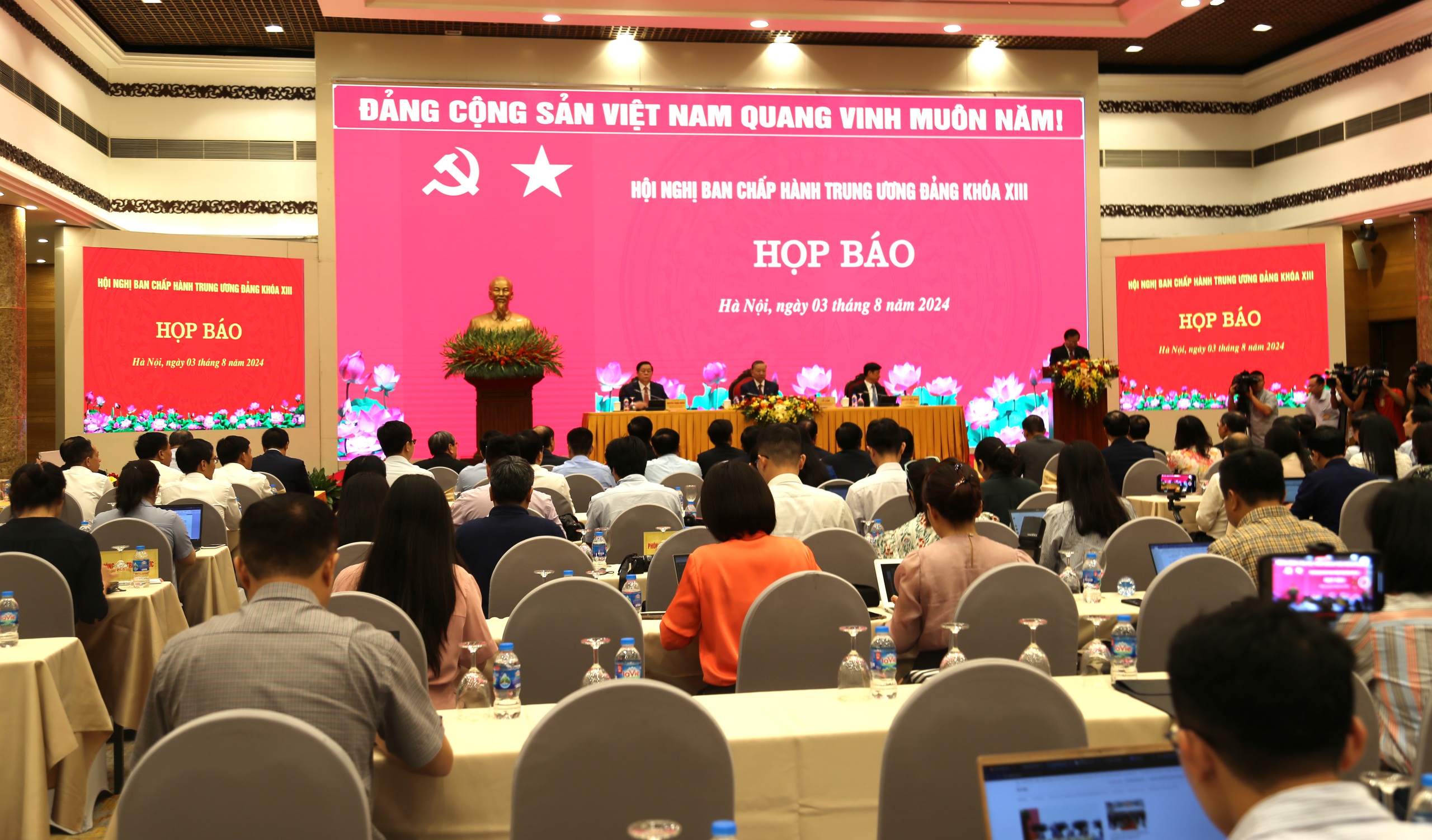 Tổng B&iacute; thư, Chủ tịch nước T&ocirc; L&acirc;m: Cuộc chiến chống tham nhũng sẽ kh&ocirc;ng ngừng, kh&ocirc;ng nghỉ- Ảnh 3.