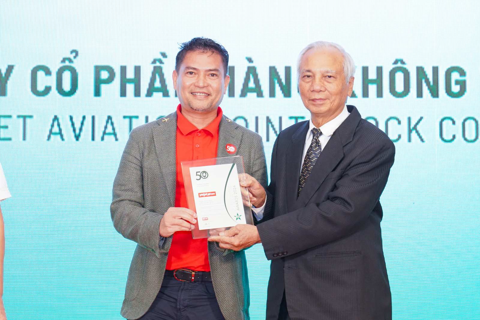 Vietjet được vinh danh Top 50 doanh nghiệp ph&aacute;t triển bền vững 2024- Ảnh 1.