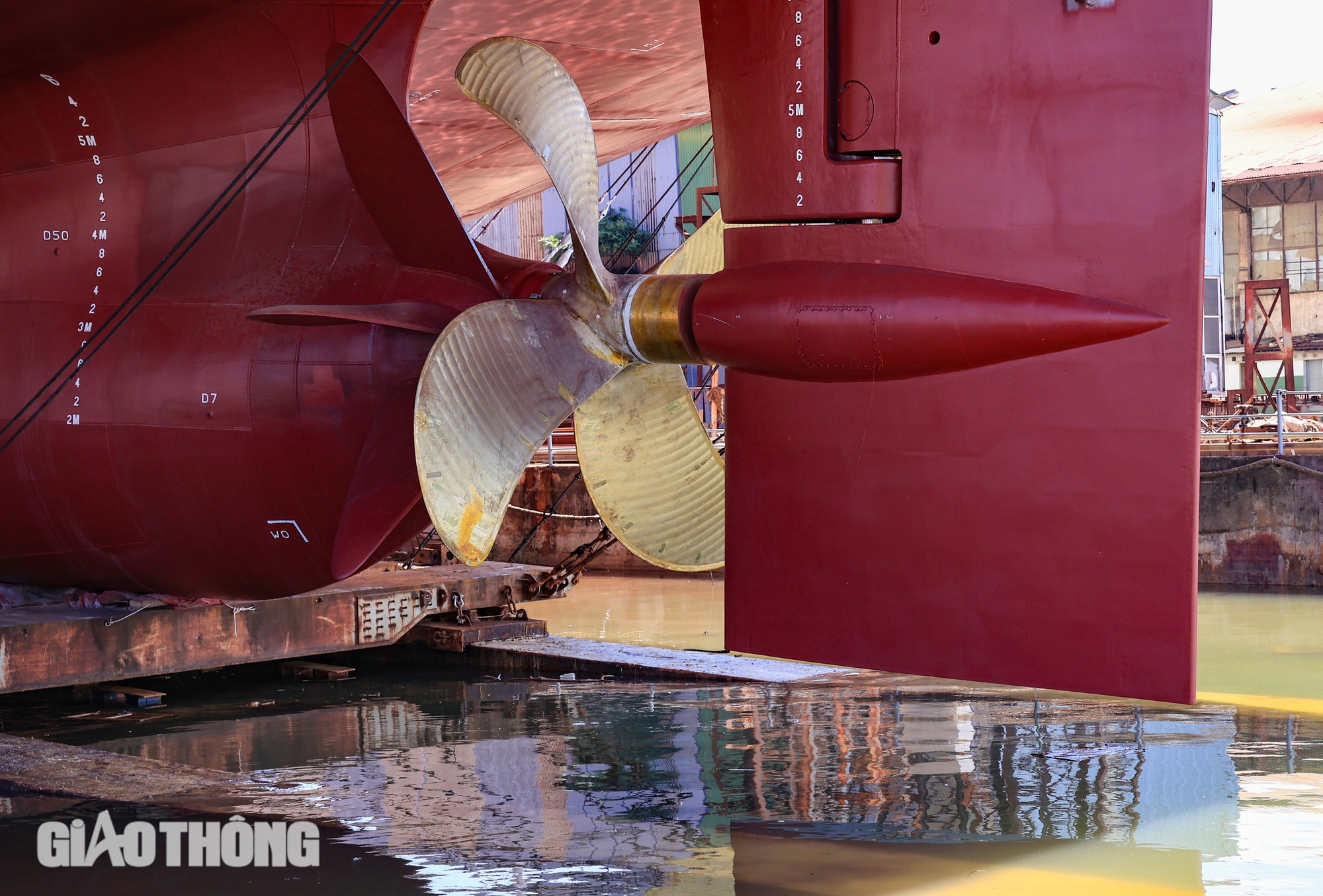 Cận cảnh tàu hàng 45.000 DWT vừa hạ thủy tại Hạ Long- Ảnh 5. Cận cảnh tàu hàng 45.000 DWT vừa hạ thủy tại Hạ Long- Ảnh 5.