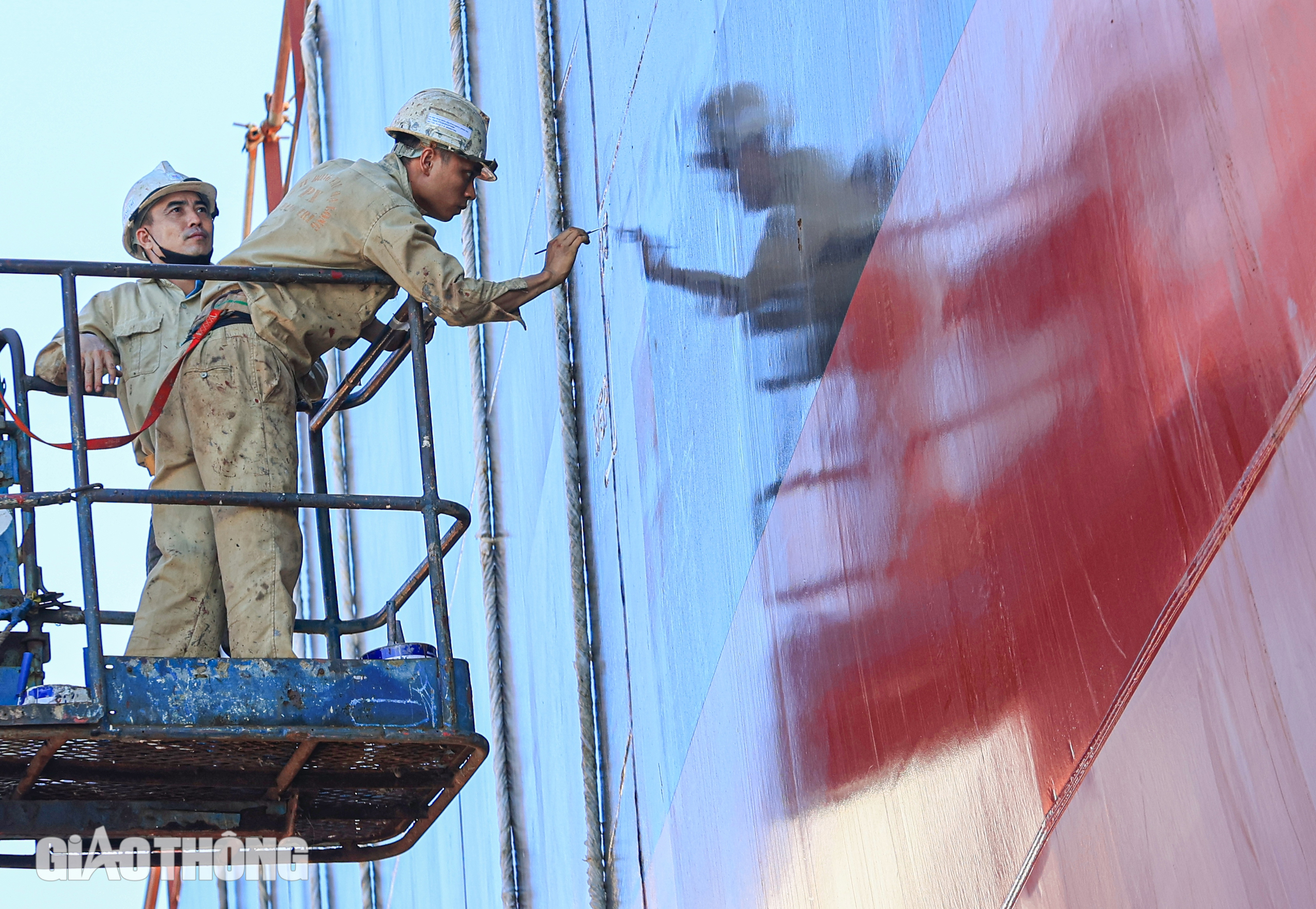 Cận cảnh tàu hàng 45.000 DWT vừa hạ thủy tại Hạ Long- Ảnh 6. Cận cảnh tàu hàng 45.000 DWT vừa hạ thủy tại Hạ Long- Ảnh 6.