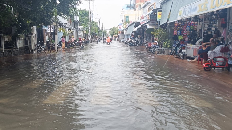 Bạc Li&ecirc;u: Giao th&ocirc;ng rối loạn sau cơn mưa lớn k&eacute;o d&agrave;i- Ảnh 4.