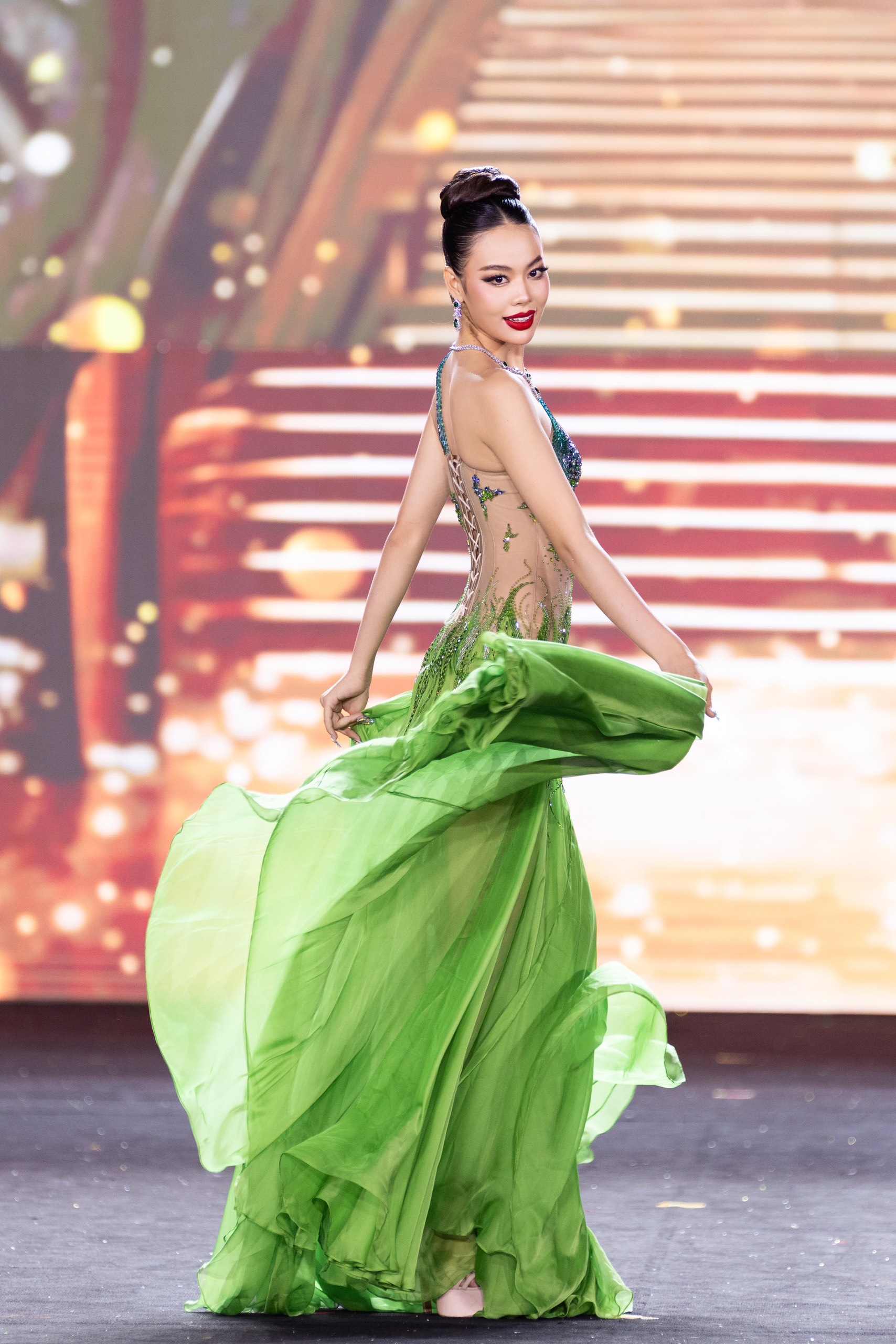 Lệ Nam v&agrave; B&ugrave;i L&yacute; Thi&ecirc;n Hương trượt top 10 Miss Grand Vietnam 2024- Ảnh 5.
