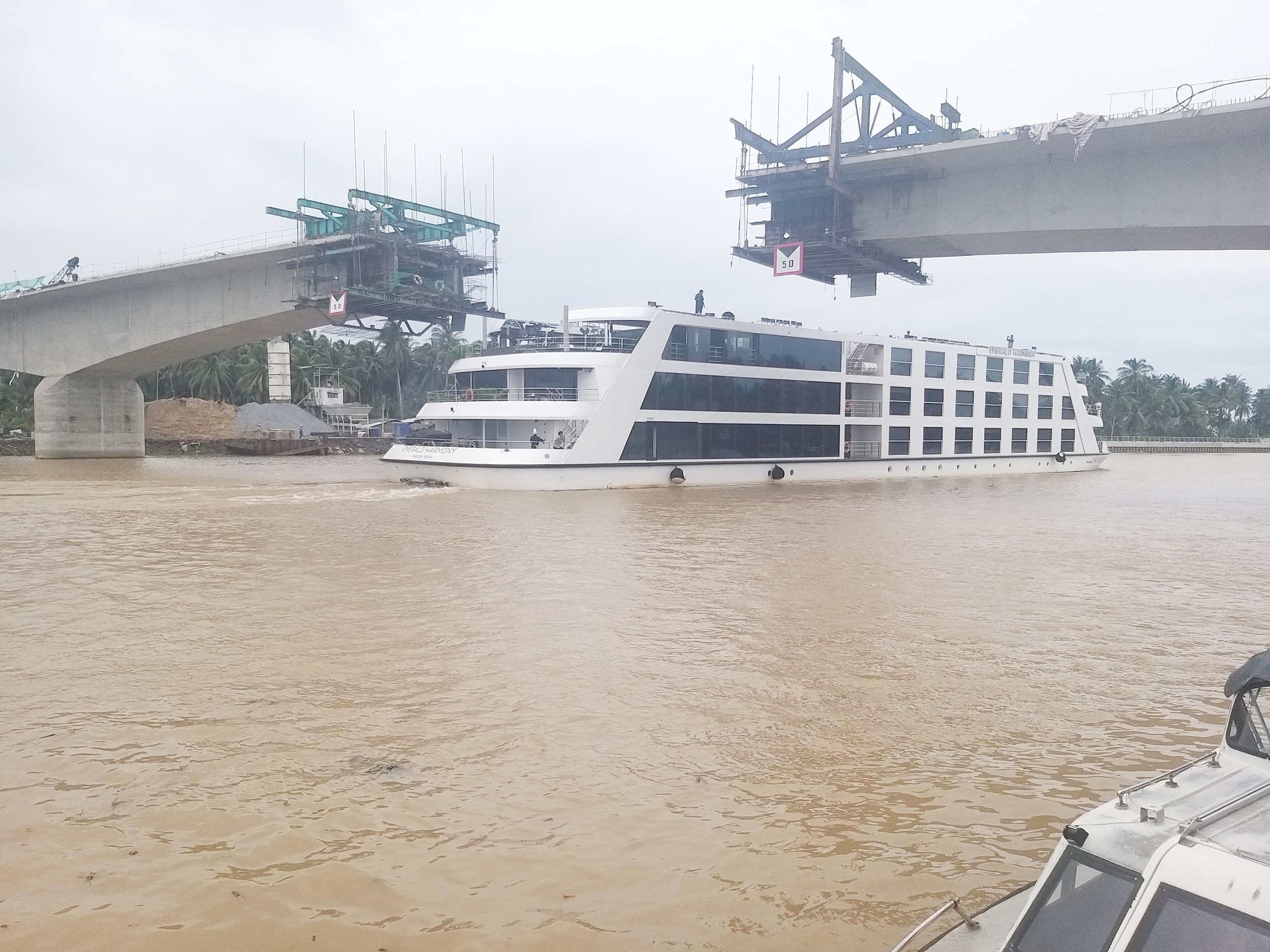 Tiền Giang: Cuối th&aacute;ng 9 hợp long cầu bắc qua k&ecirc;nh Chợ Gạo- Ảnh 1.