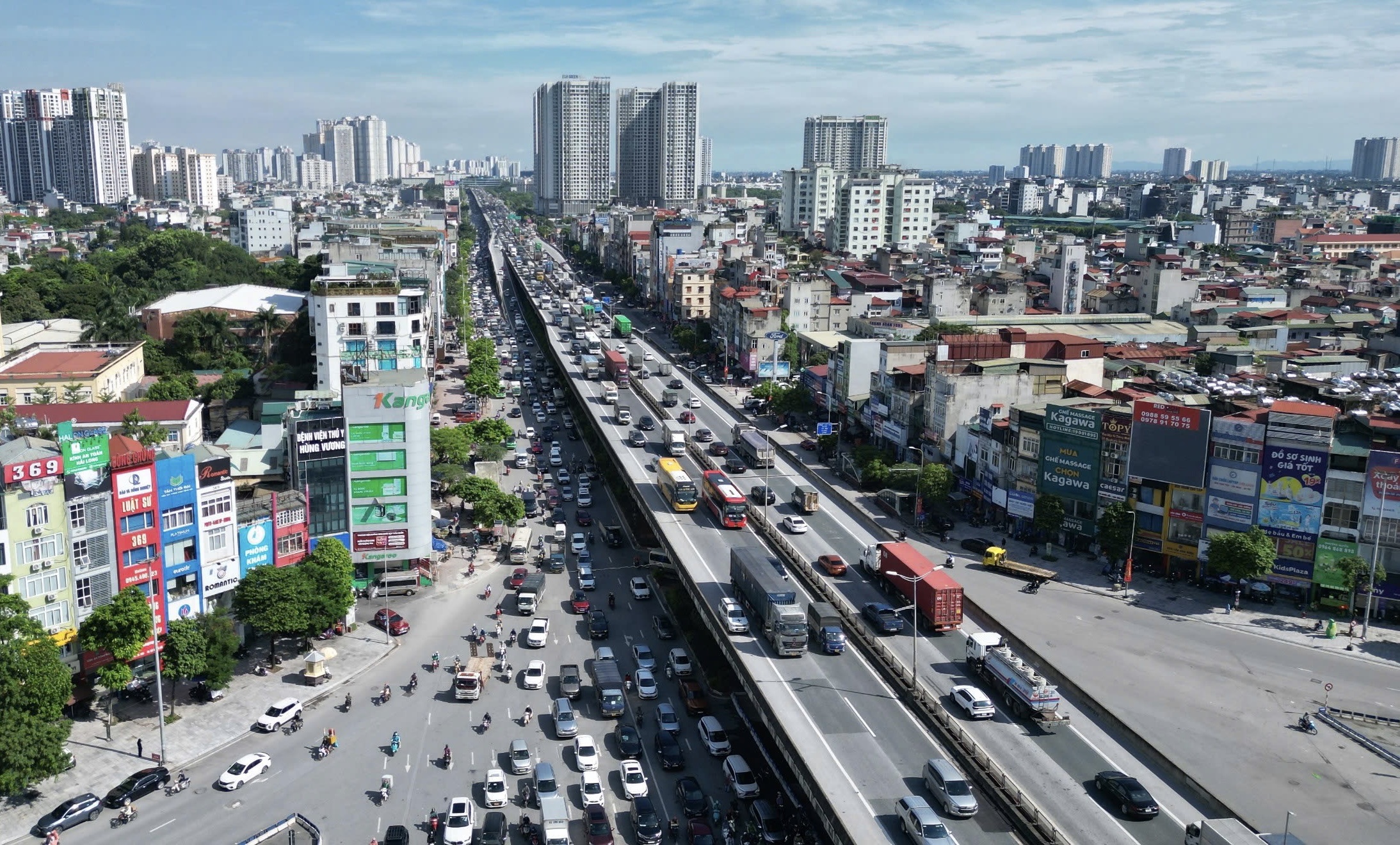 Cửa ng&otilde; H&agrave; Nội &ldquo;chật như n&ecirc;m&rdquo; chiều cuối trước kỳ nghỉ 2/9- Ảnh 2.