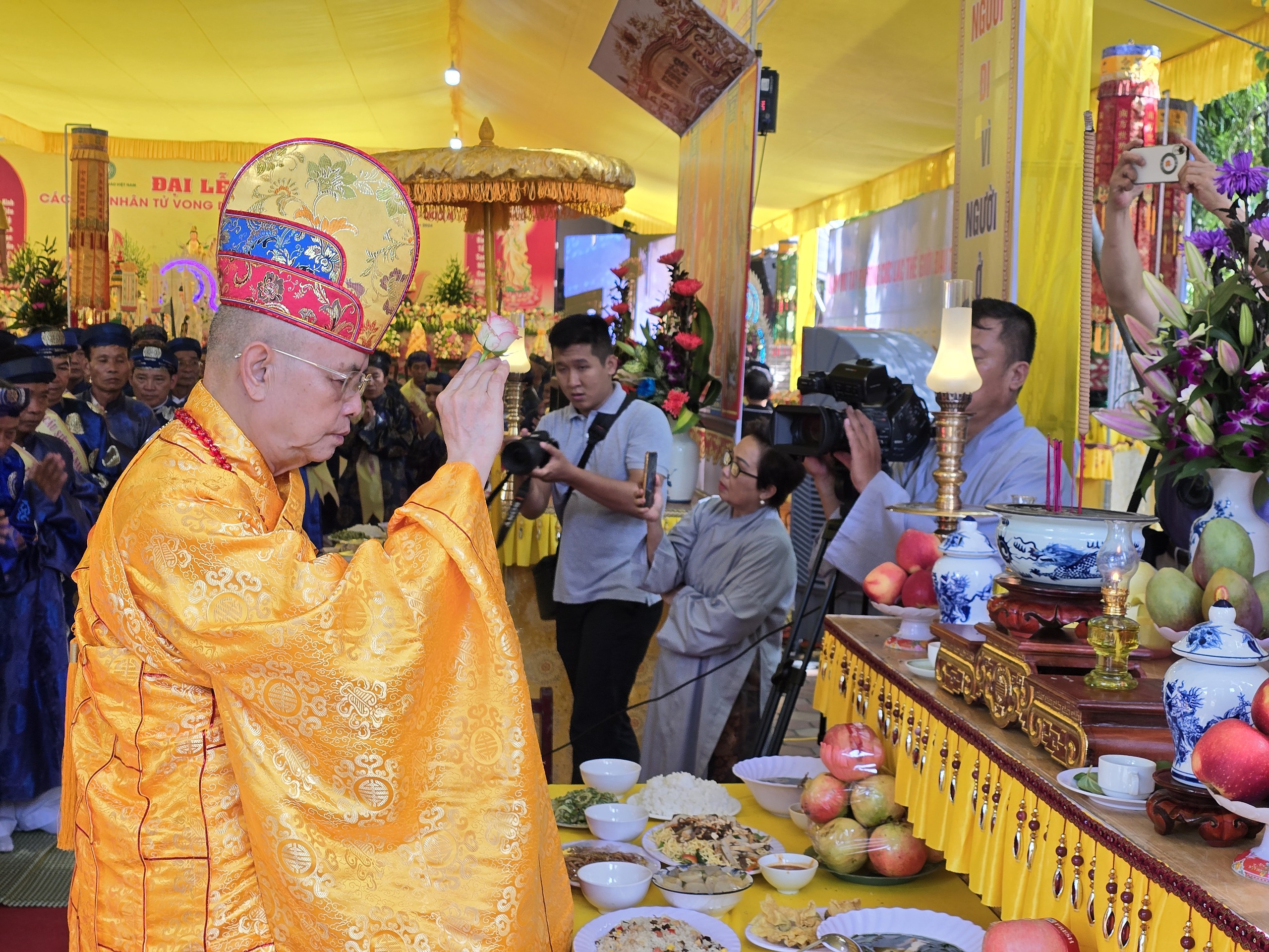 H&igrave;nh ảnh tại đại lễ cầu si&ecirc;u nạn nh&acirc;n tử vong do tai nạn giao th&ocirc;ng năm 2024- Ảnh 8.