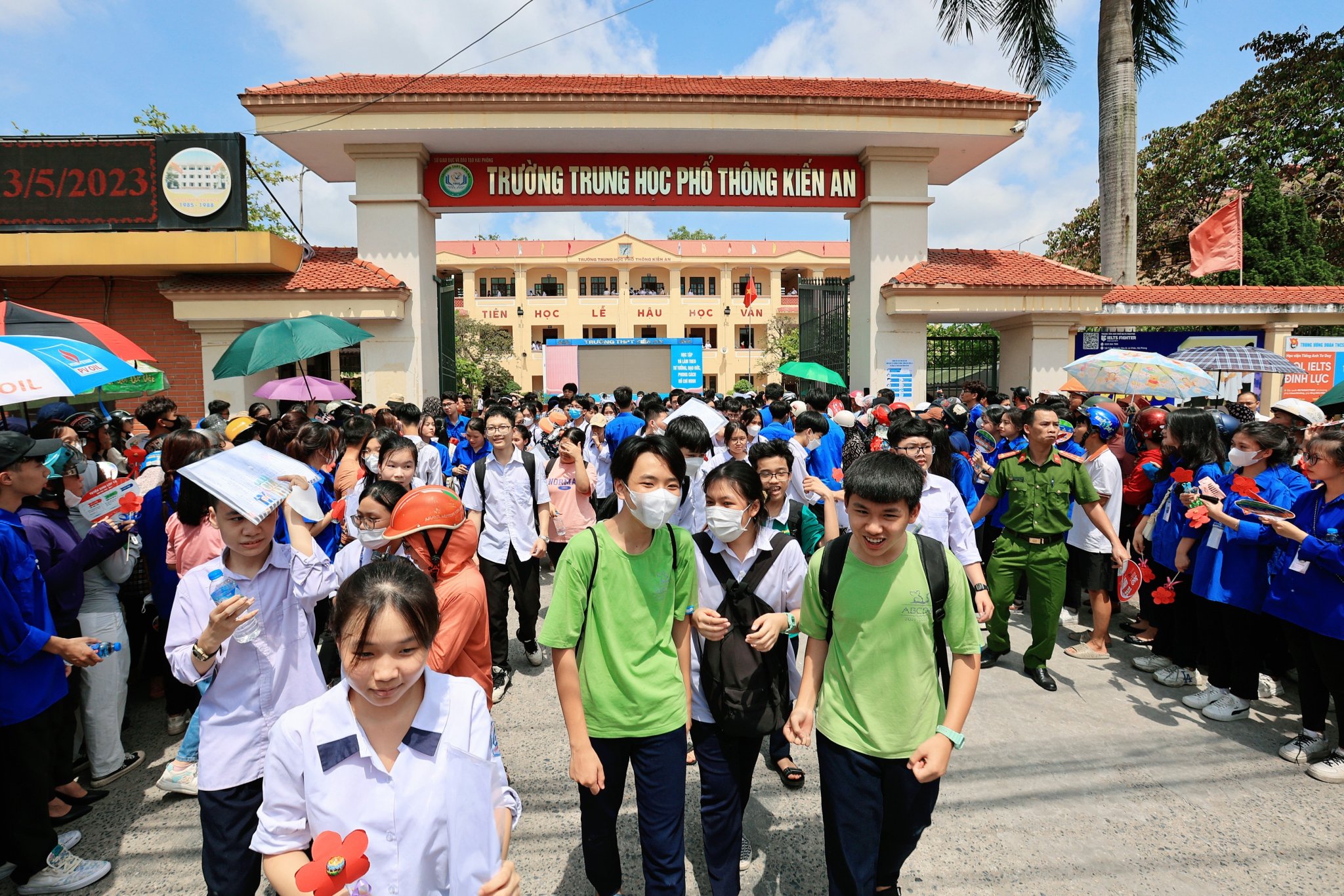 Ch&iacute;nh s&aacute;ch mới từ th&aacute;ng 9/2024: "Khai tử" điện thoại 2G; lương trong doanh nghiệp Nh&agrave; nước- Ảnh 4.