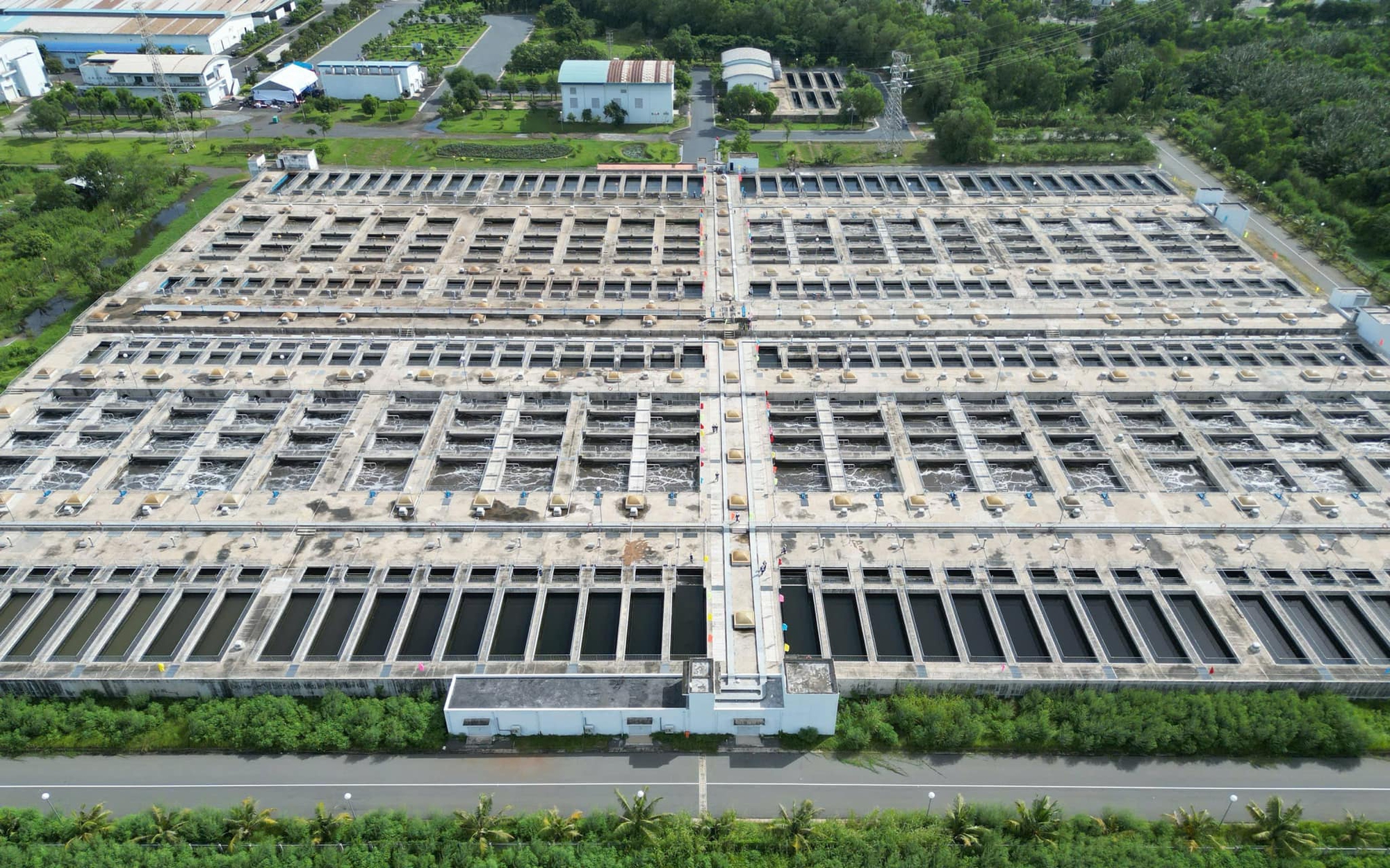 Thông xe đường Tên Lửa ở TP.HCM: Món quà cho năm học mới- Ảnh 15. Cận cảnh nhà máy xử lý nước thải lớn nhất nước vừa khánh thành