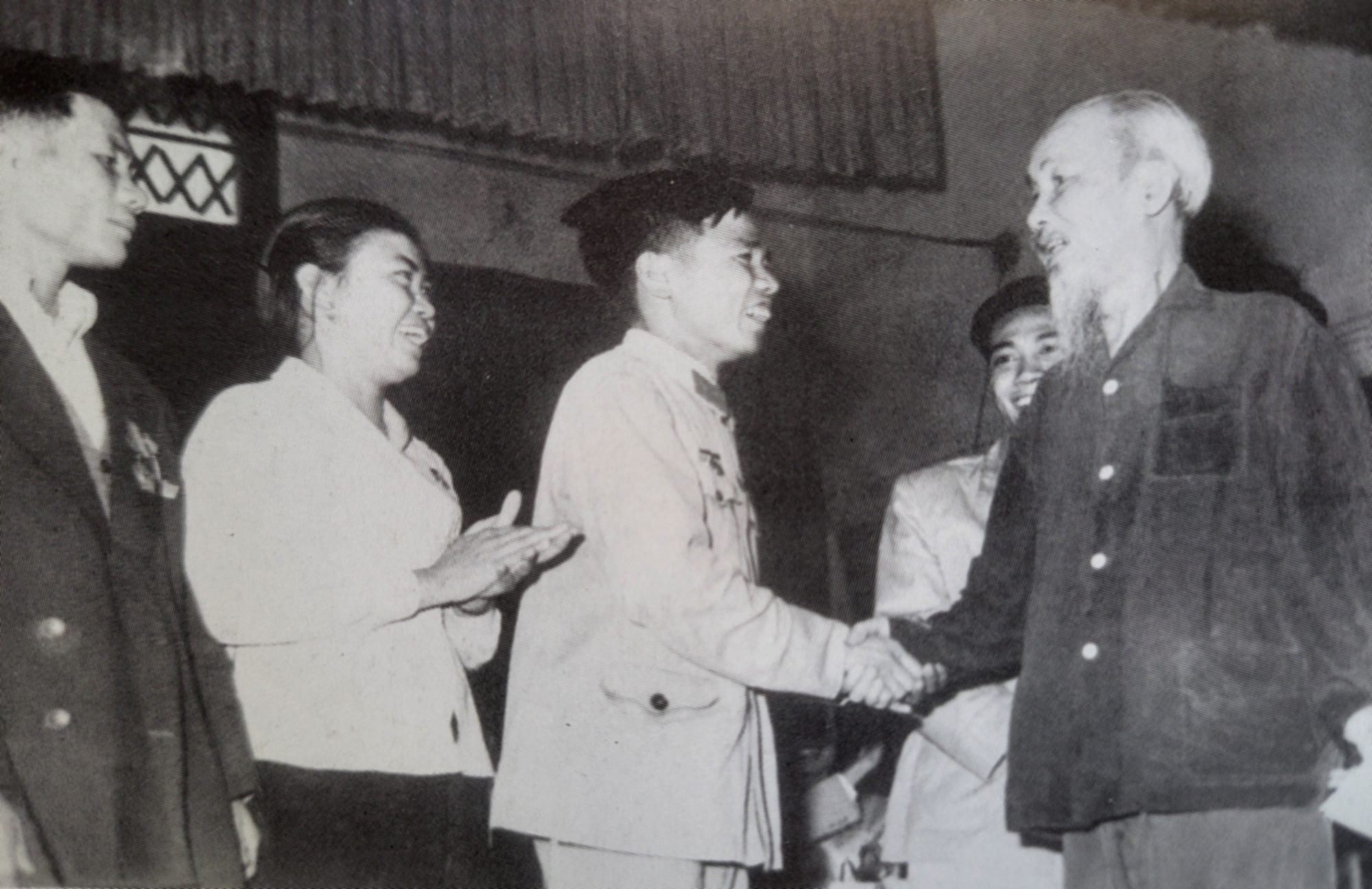 &ldquo;Giao th&ocirc;ng l&agrave; mạch m&aacute;u&rdquo; v&agrave; tầm nh&igrave;n chiến lược của B&aacute;c Hồ- Ảnh 1.