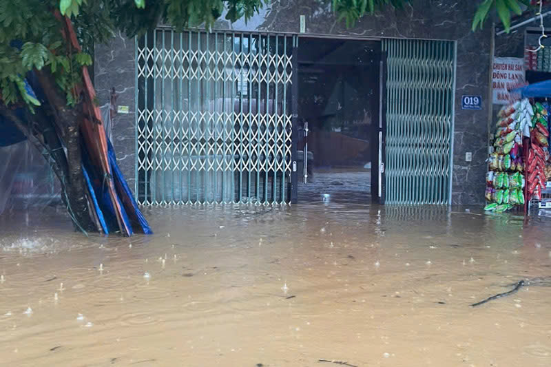 Mưa lớn g&acirc;y ngập &uacute;ng, sạt lở, chia cắt giao th&ocirc;ng nhiều tuyến đường ở L&agrave;o Cai- Ảnh 7.