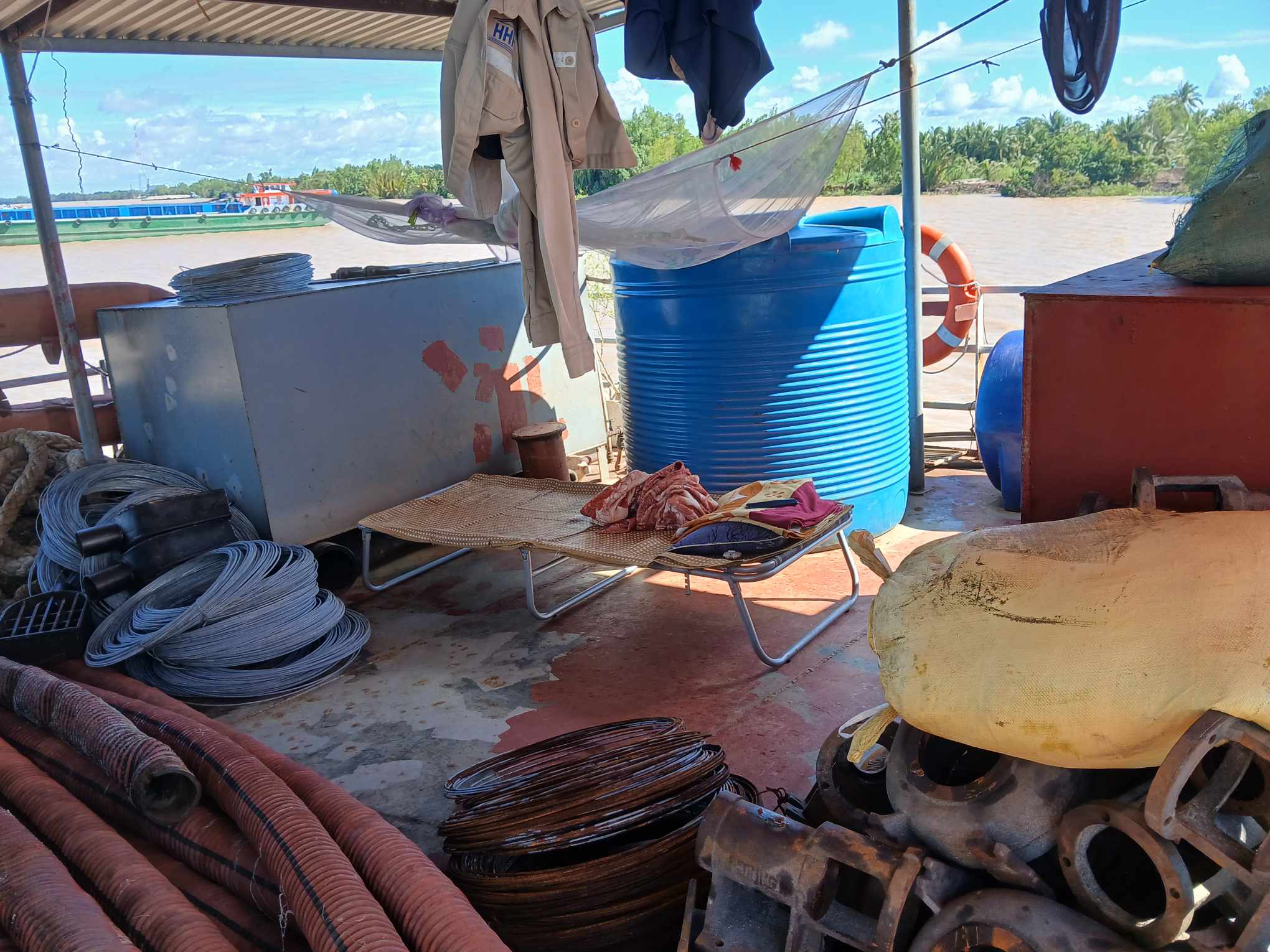 Chuyện những người nghỉ lễ tr&ecirc;n s&oacute;ng biển- Ảnh 5.