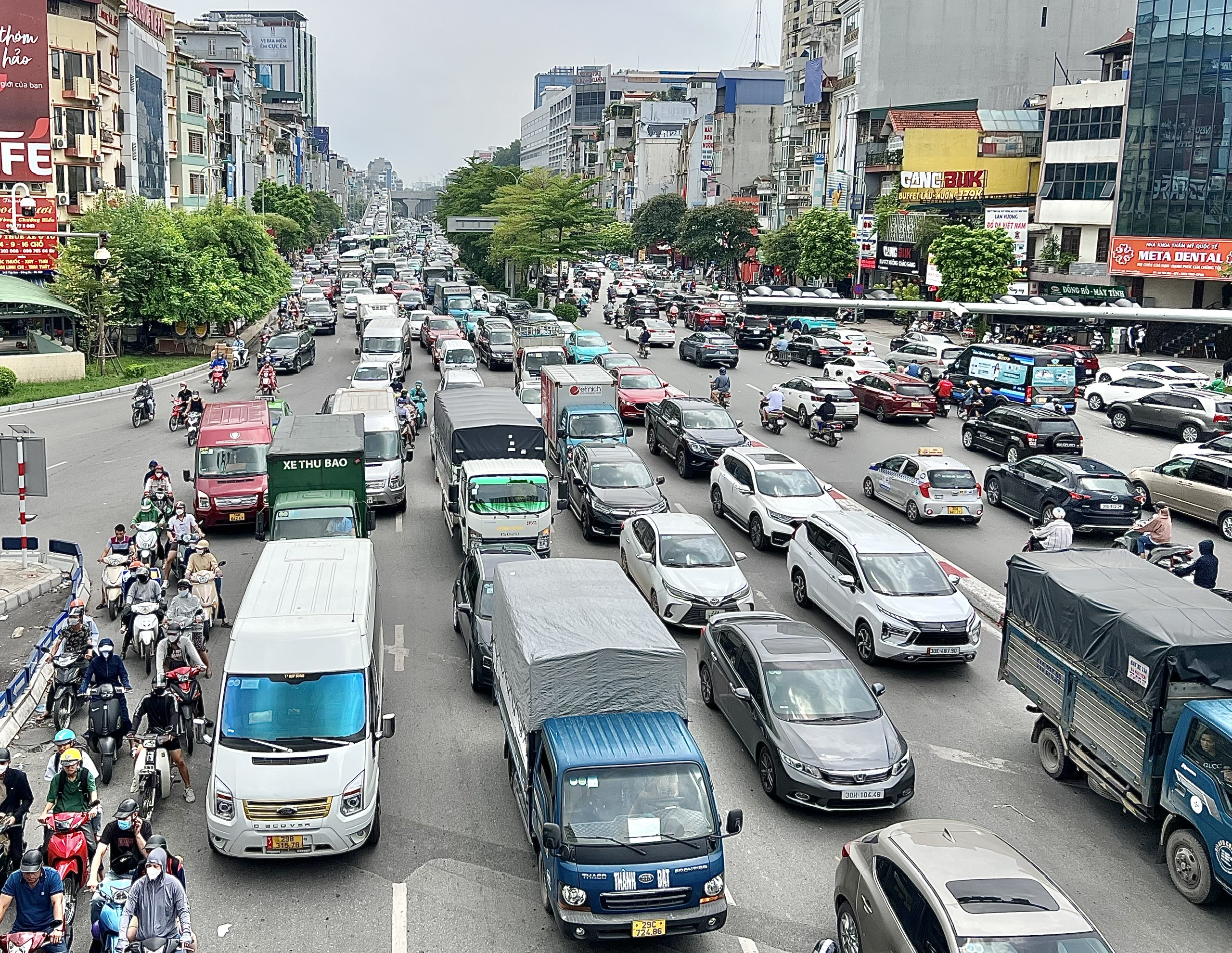 Đường phố ken đặc người, xe ng&agrave;y đầu nghỉ lễ 2/9- Ảnh 13.
