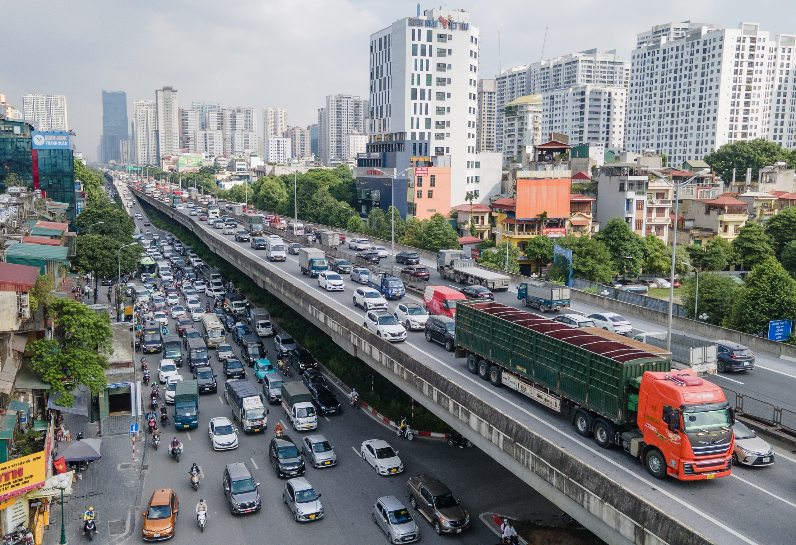 Đường phố ken đặc người, xe ng&agrave;y đầu nghỉ lễ 2/9- Ảnh 10.