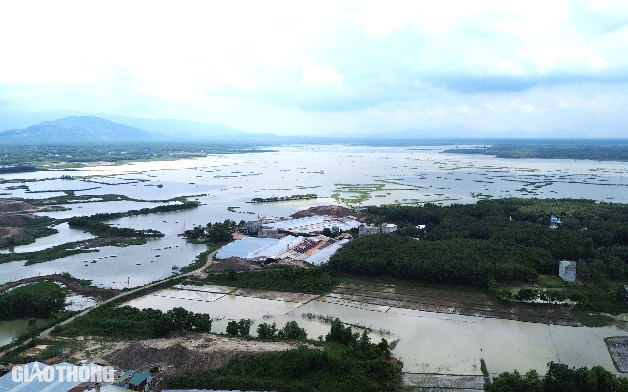 To&agrave;n cảnh khu biệt thự h&agrave;ng ngh&igrave;n m2 x&acirc;y tr&aacute;i ph&eacute;p ở B&igrave;nh Thuận trước ng&agrave;y th&aacute;o dỡ- Ảnh 3.