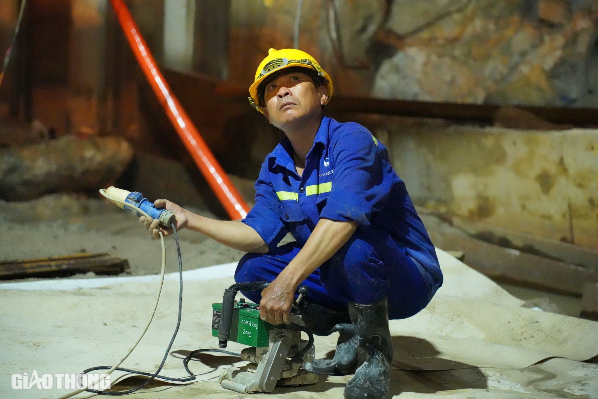 Chong đ&egrave;n thi c&ocirc;ng xuy&ecirc;n lễ n&uacute;t giao 3.400 tỷ đồng tại TP.HCM- Ảnh 2.