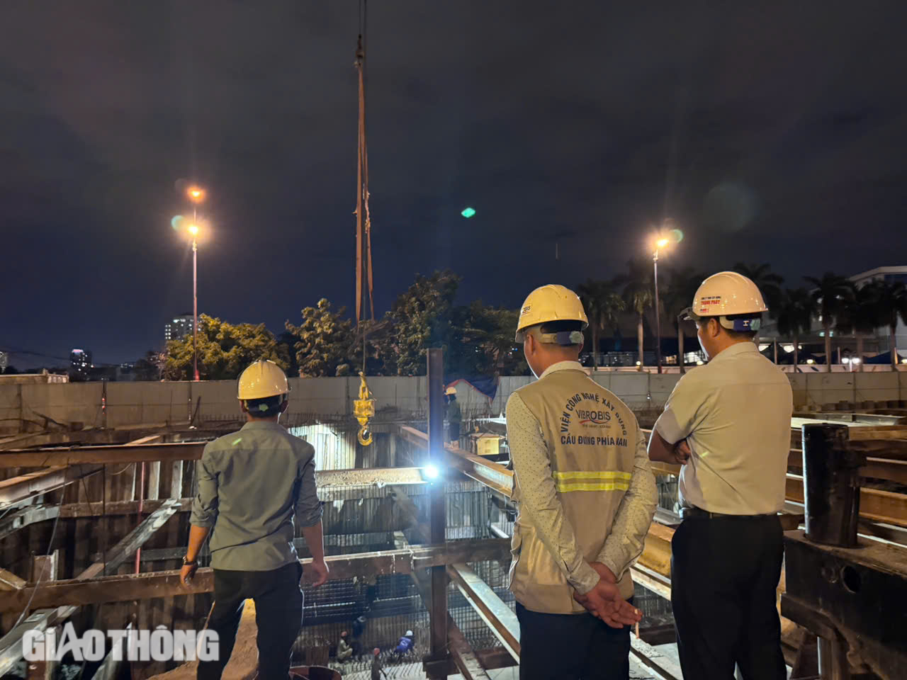 Chong đ&egrave;n thi c&ocirc;ng xuy&ecirc;n lễ n&uacute;t giao 3.400 tỷ đồng tại TP.HCM- Ảnh 4.