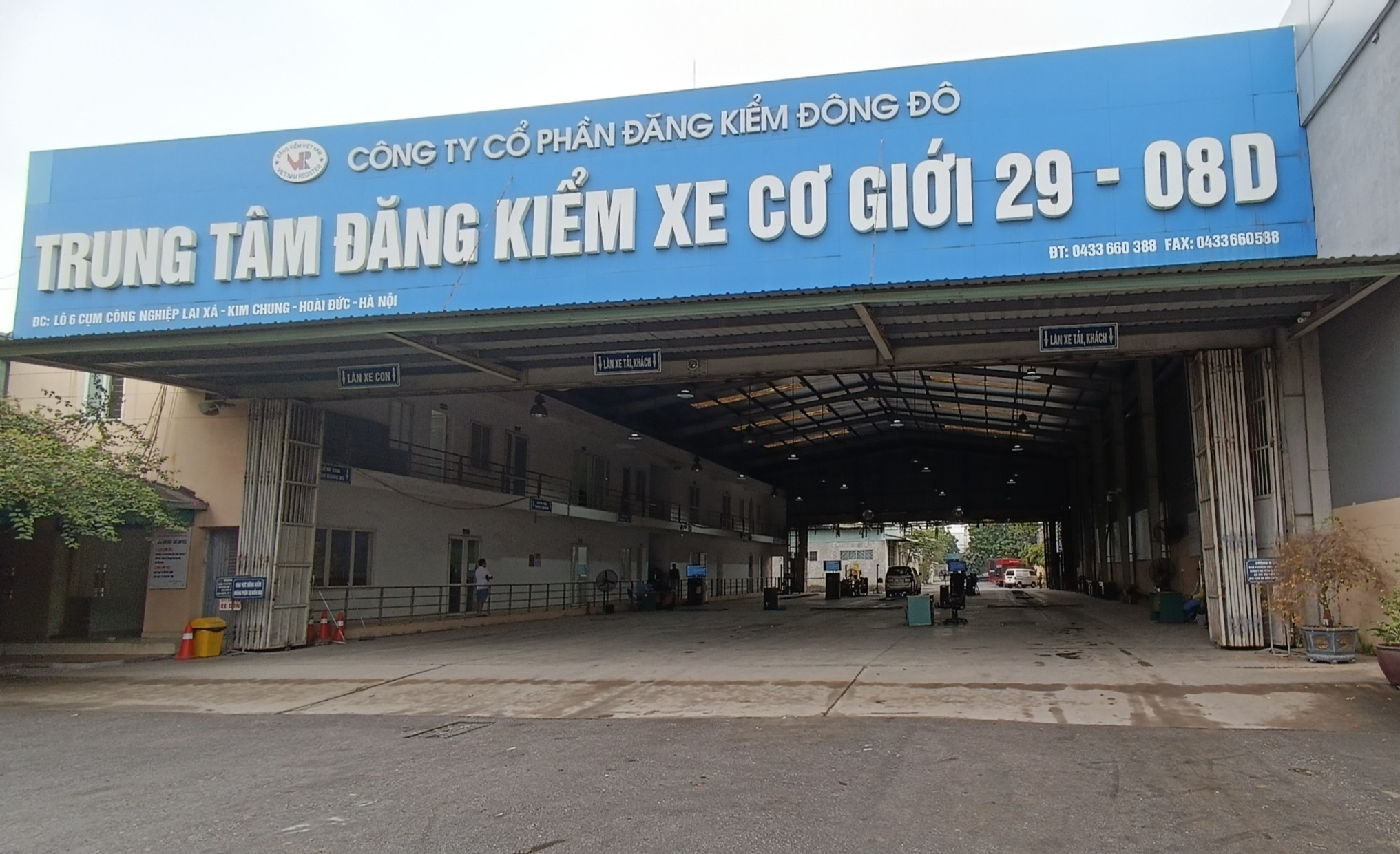 Trung t&acirc;m Đăng kiểm vắng vẻ trong ng&agrave;y đầu nghỉ lễ 2/9- Ảnh 2.