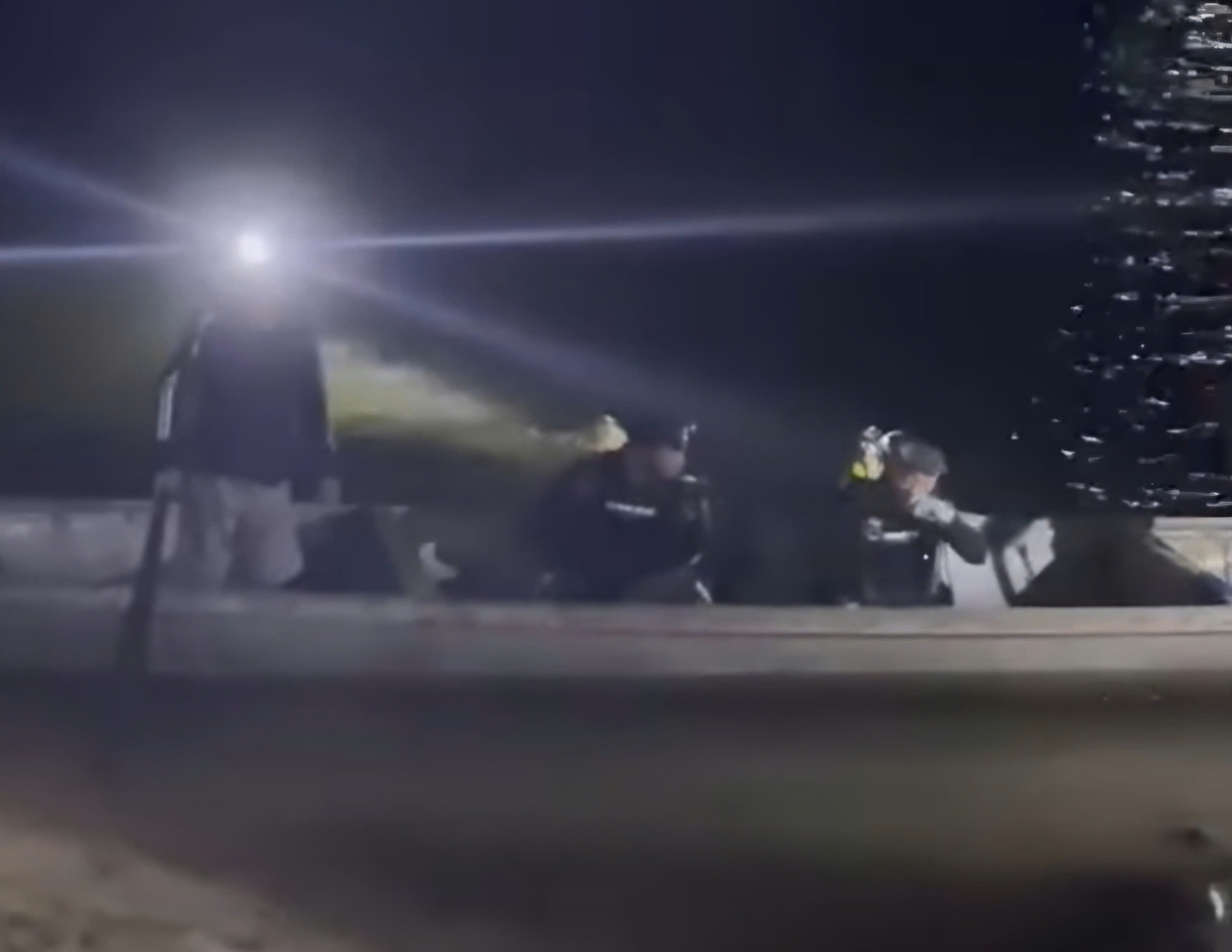 Hai anh em ruột đuối nước khi cùng bạn tắm trên sông Bồ- Ảnh 1. Hai anh em ruột đuối nước khi cùng bạn tắm trên sông Bồ- Ảnh 1.