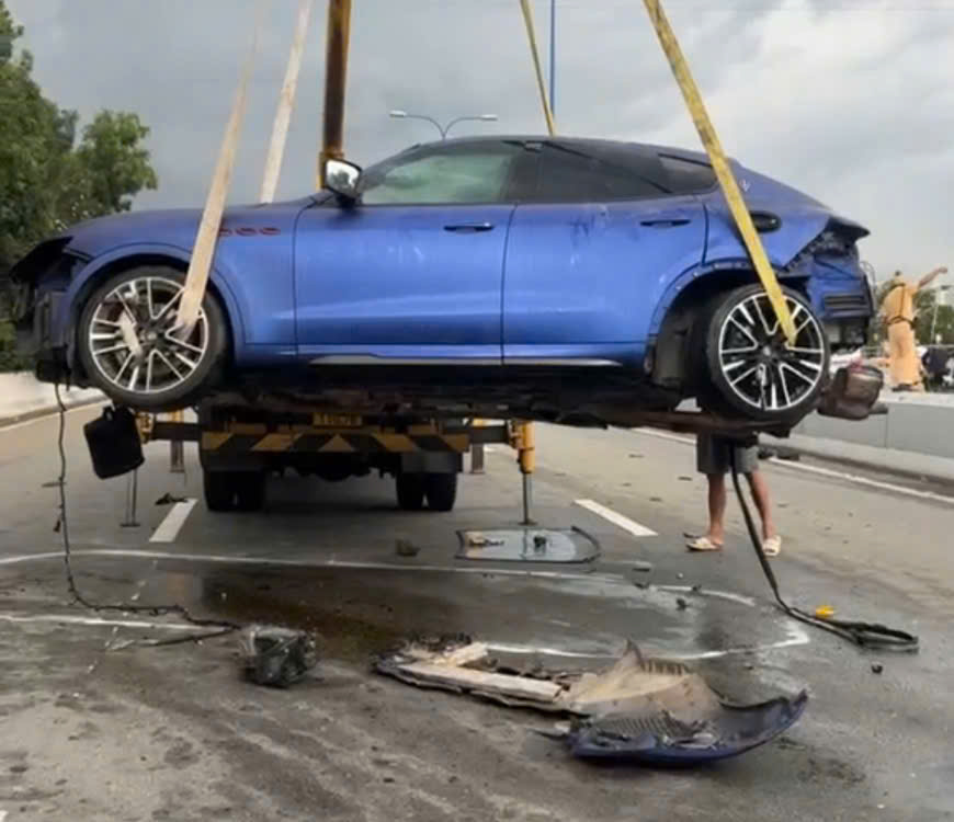 Nghi mất phanh, si&ecirc;u xe Maserati lộn nhiều v&ograve;ng tr&ecirc;n đường Mai Ch&iacute; Thọ- Ảnh 1.