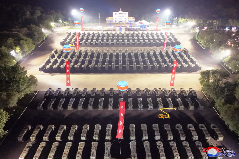 Triều Tiên chuyển 250 bệ phóng tên lửa đạn đạo chiến thuật kiểu mới đến gần Hàn Quốc- Ảnh 3. Triều Tiên chuyển 250 bệ phóng tên lửa đạn đạo chiến thuật kiểu mới đến gần Hàn Quốc- Ảnh 3.