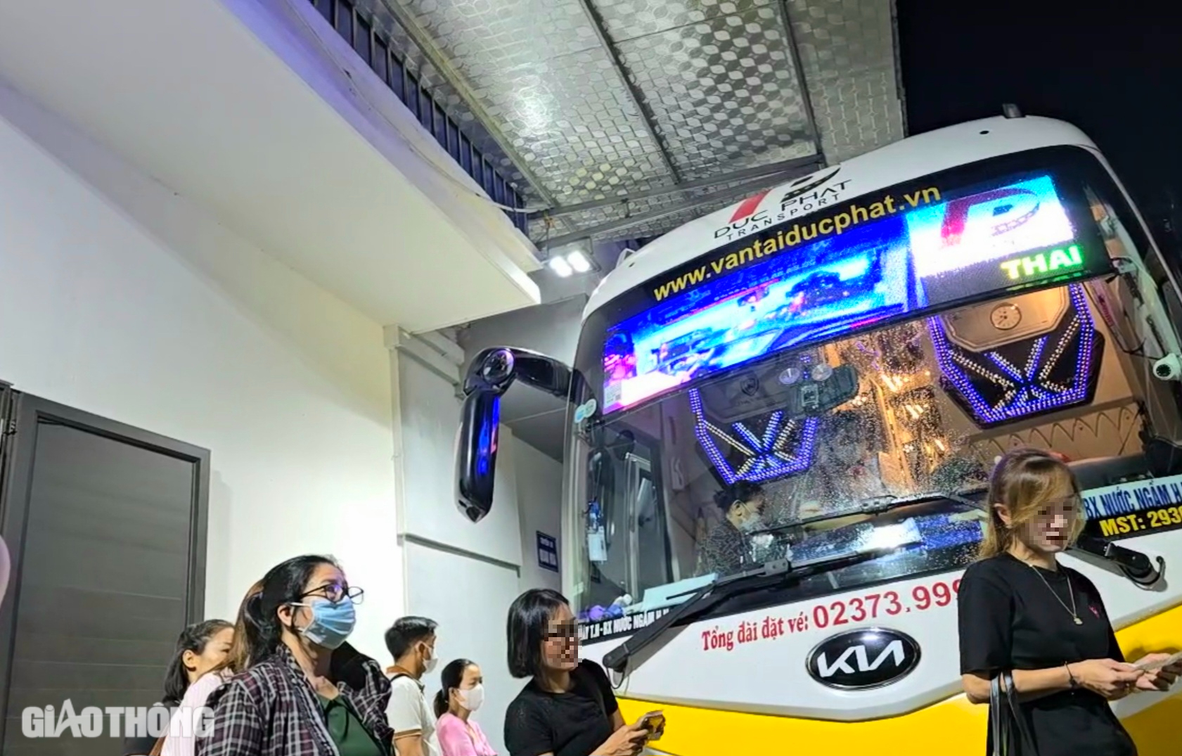 Xử l&yacute; xe kh&aacute;ch tuyến H&agrave; Nội - Thanh Ho&aacute; hoạt động b&aacute;t nh&aacute;o sau phản &aacute;nh của B&aacute;o Giao th&ocirc;ng- Ảnh 8.